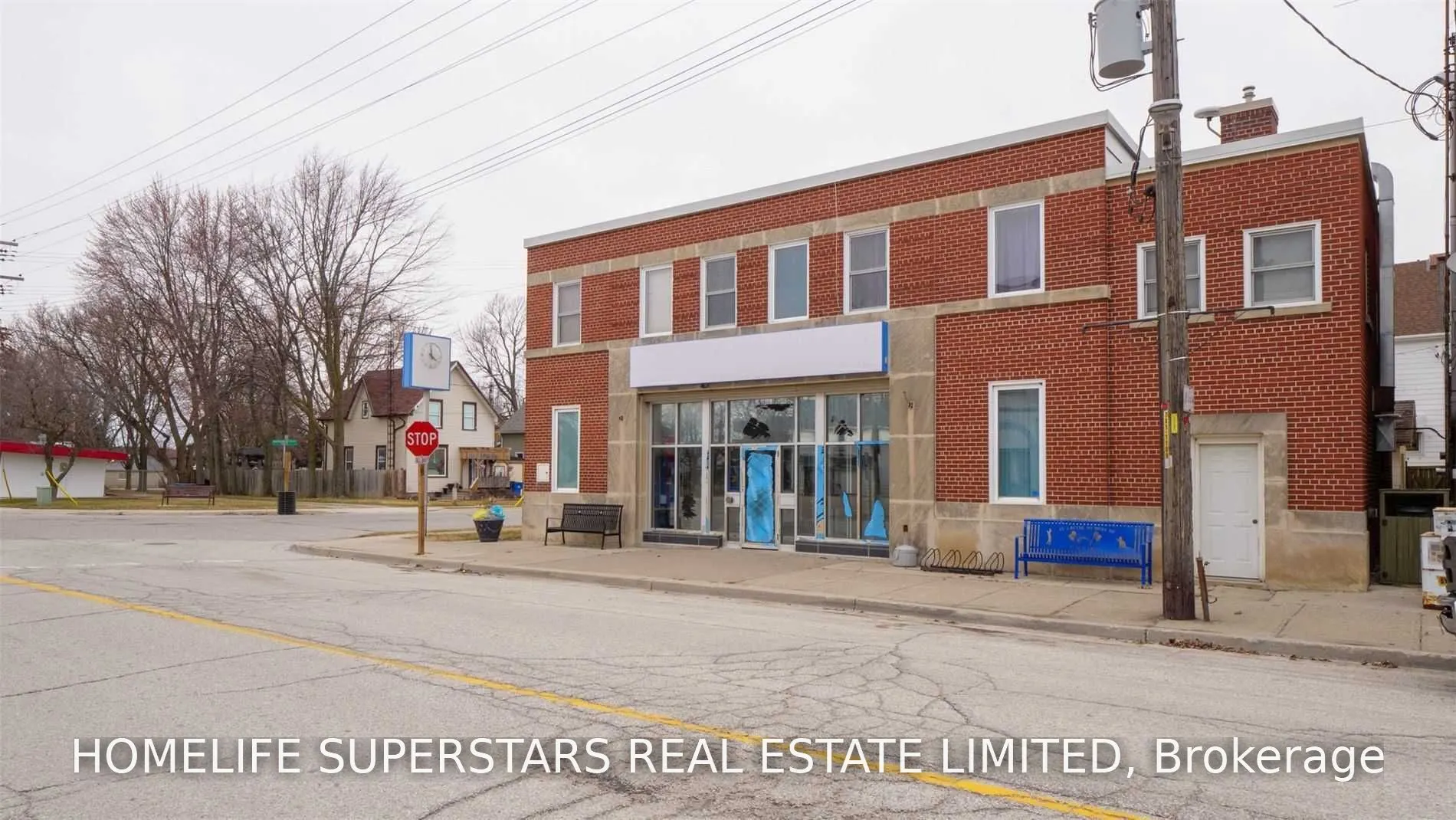 2 Erie Street S