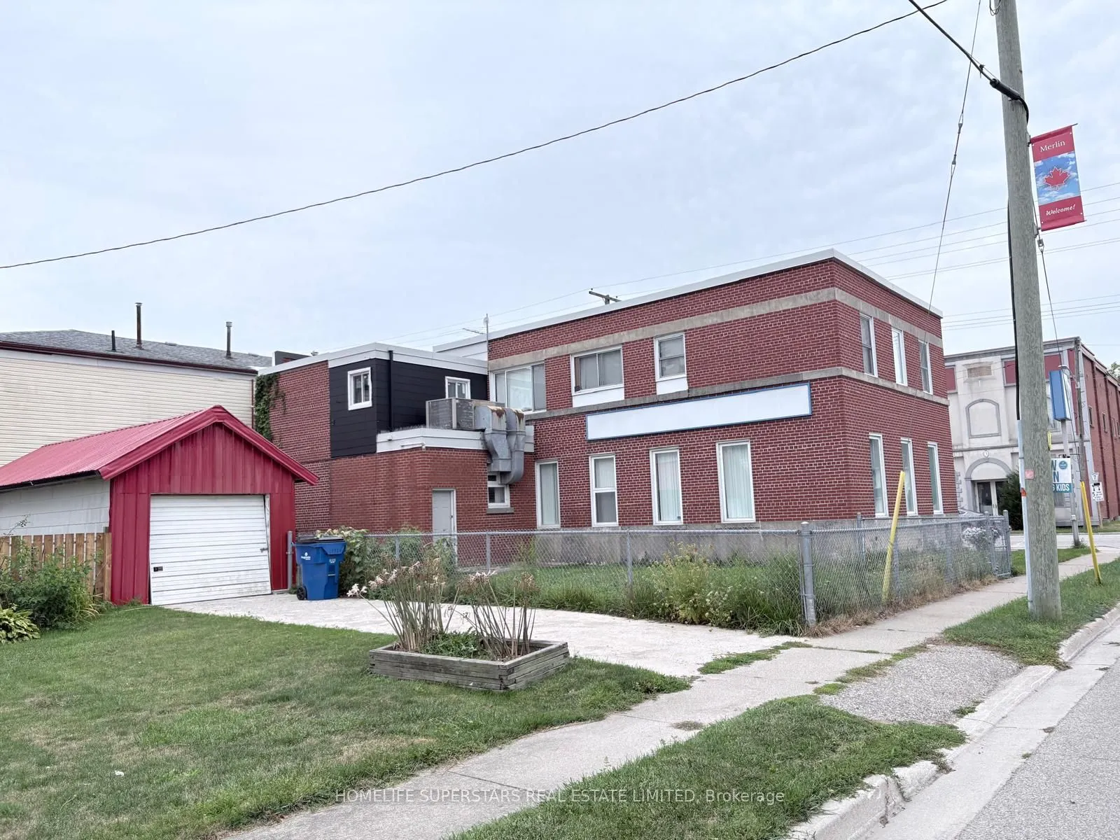 2 Erie Street S