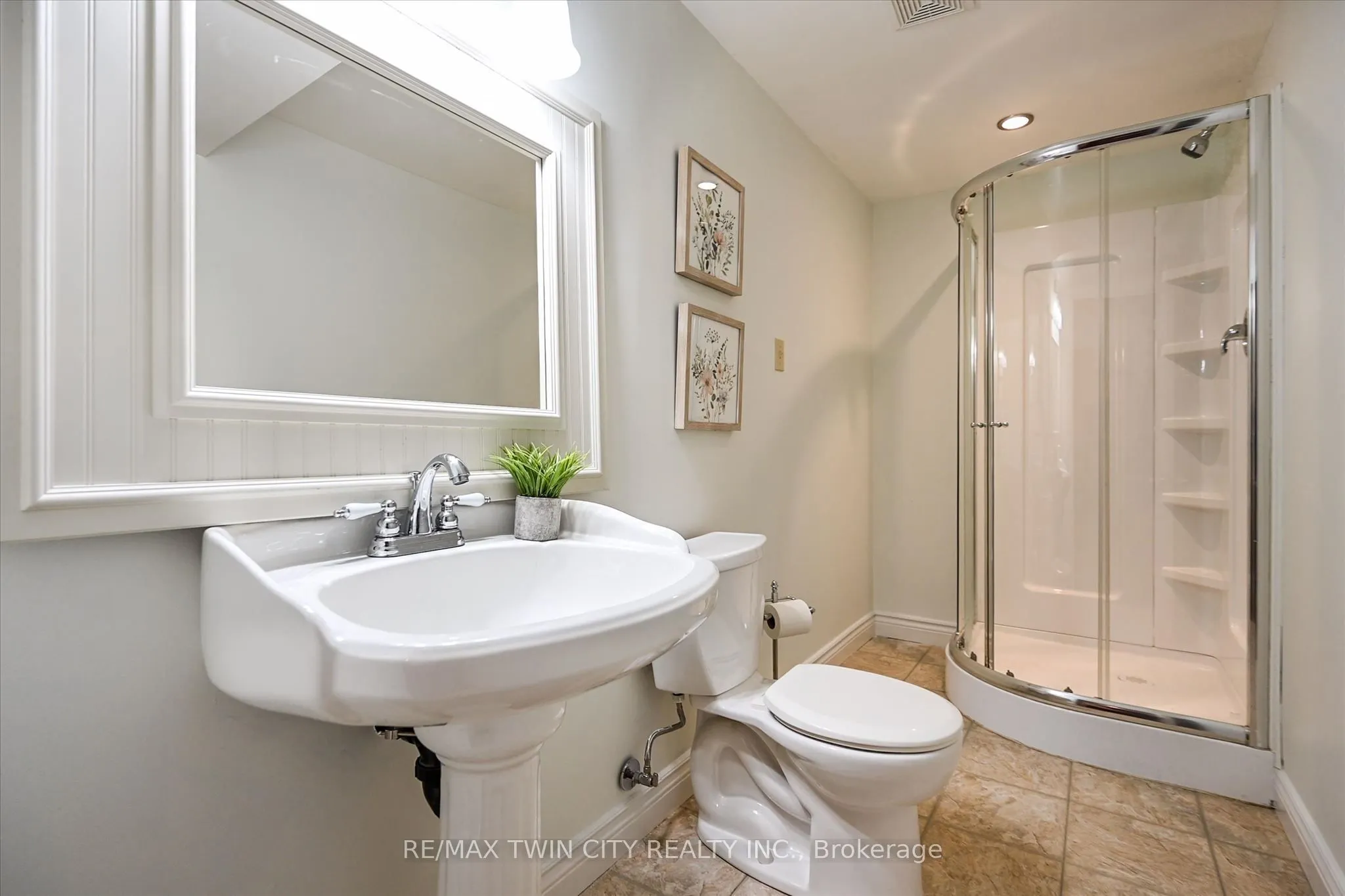 33 Maccoll Place