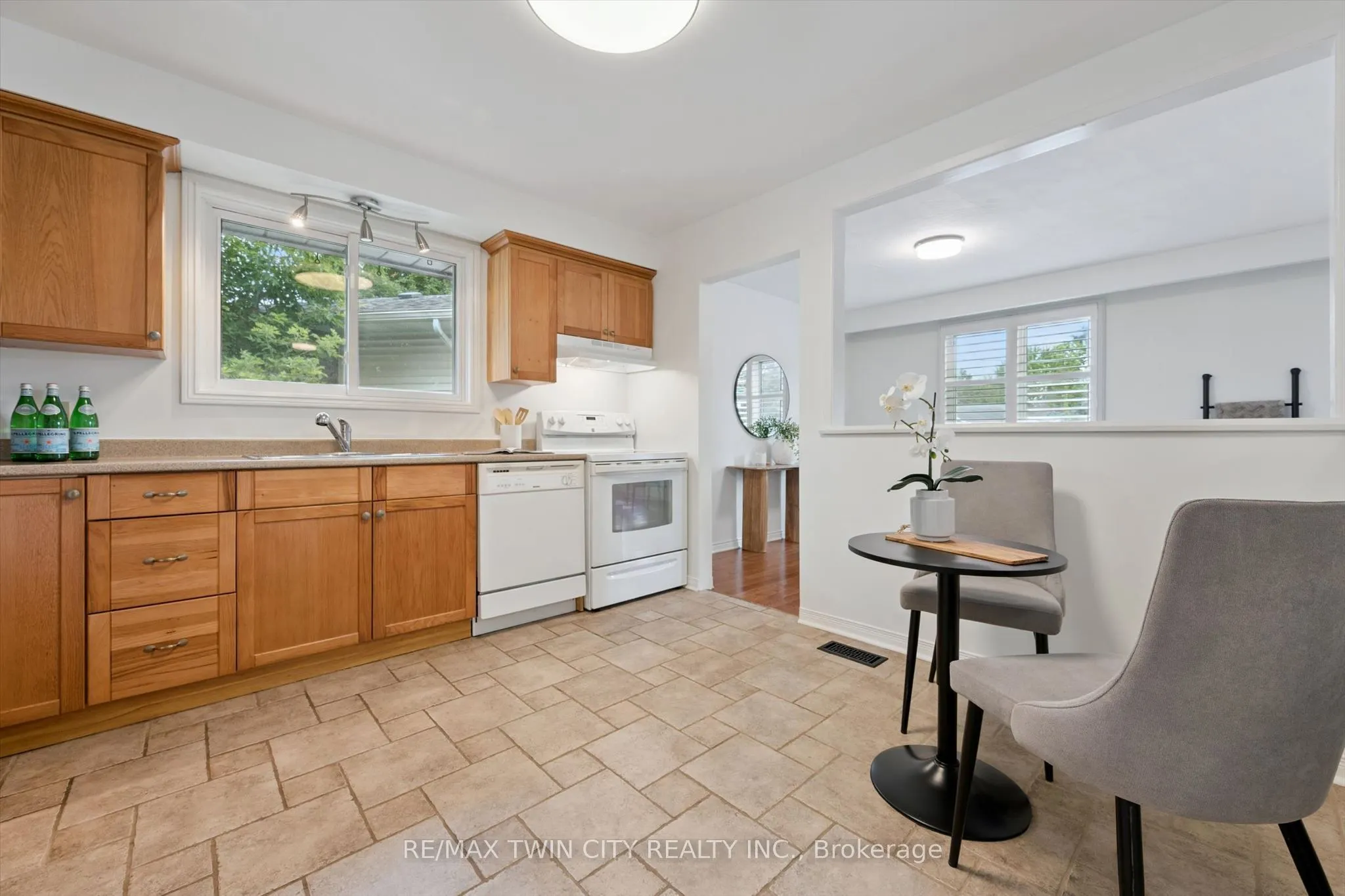 33 Maccoll Place