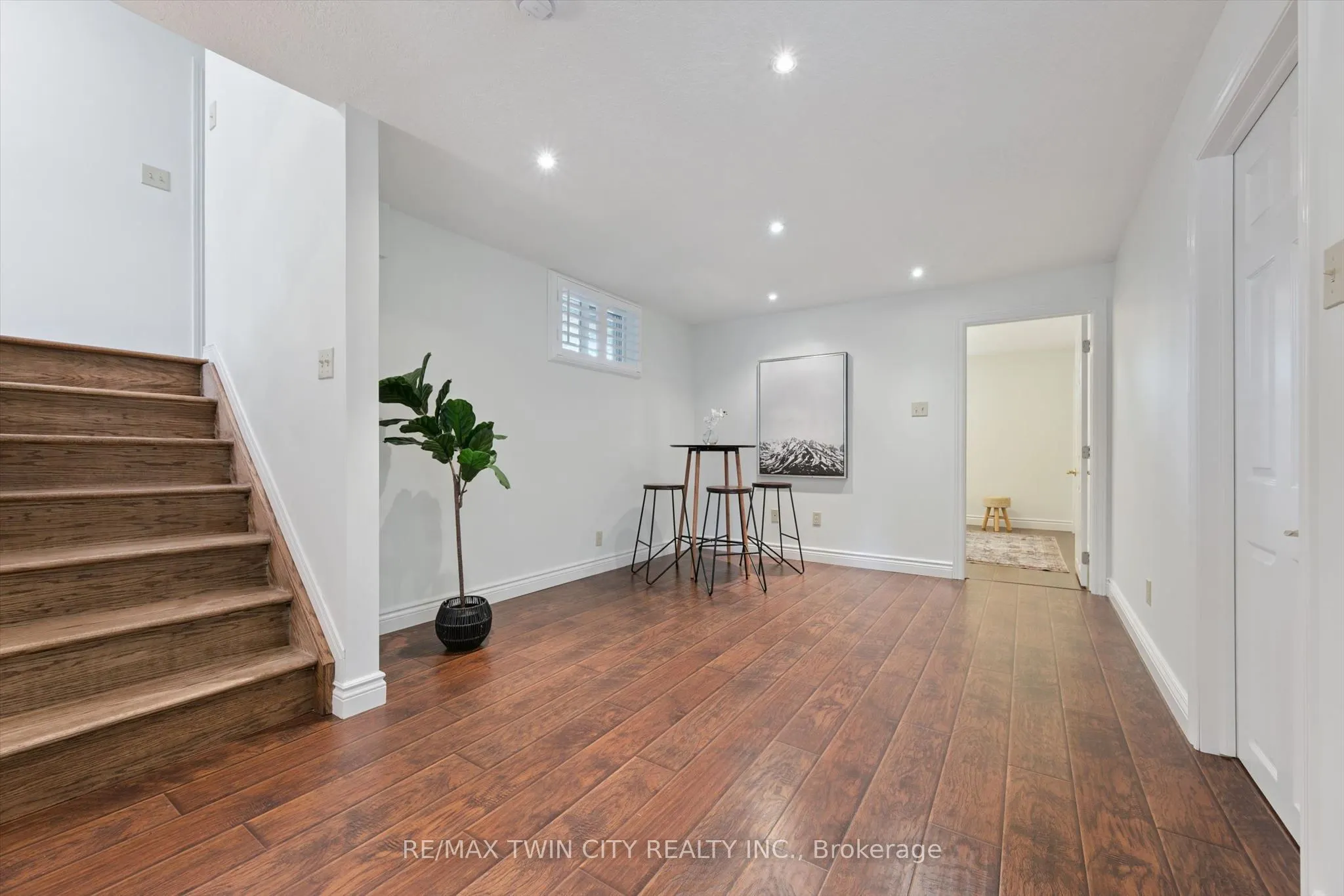 33 Maccoll Place