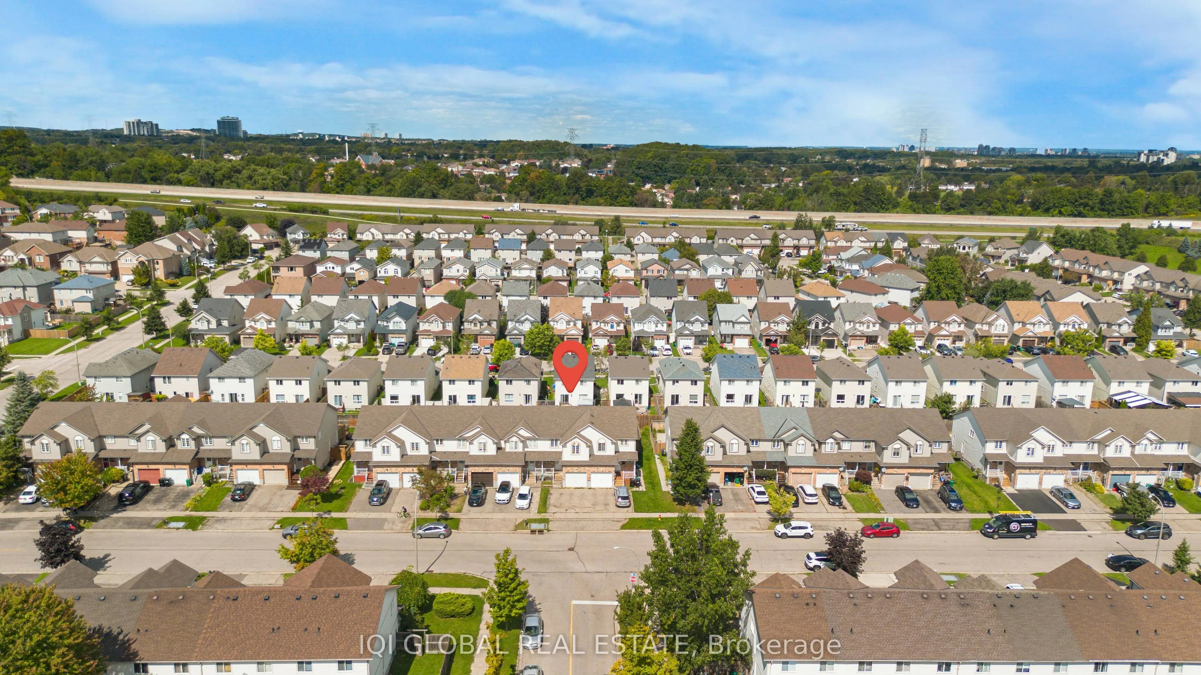 94 Foxglove Crescent N