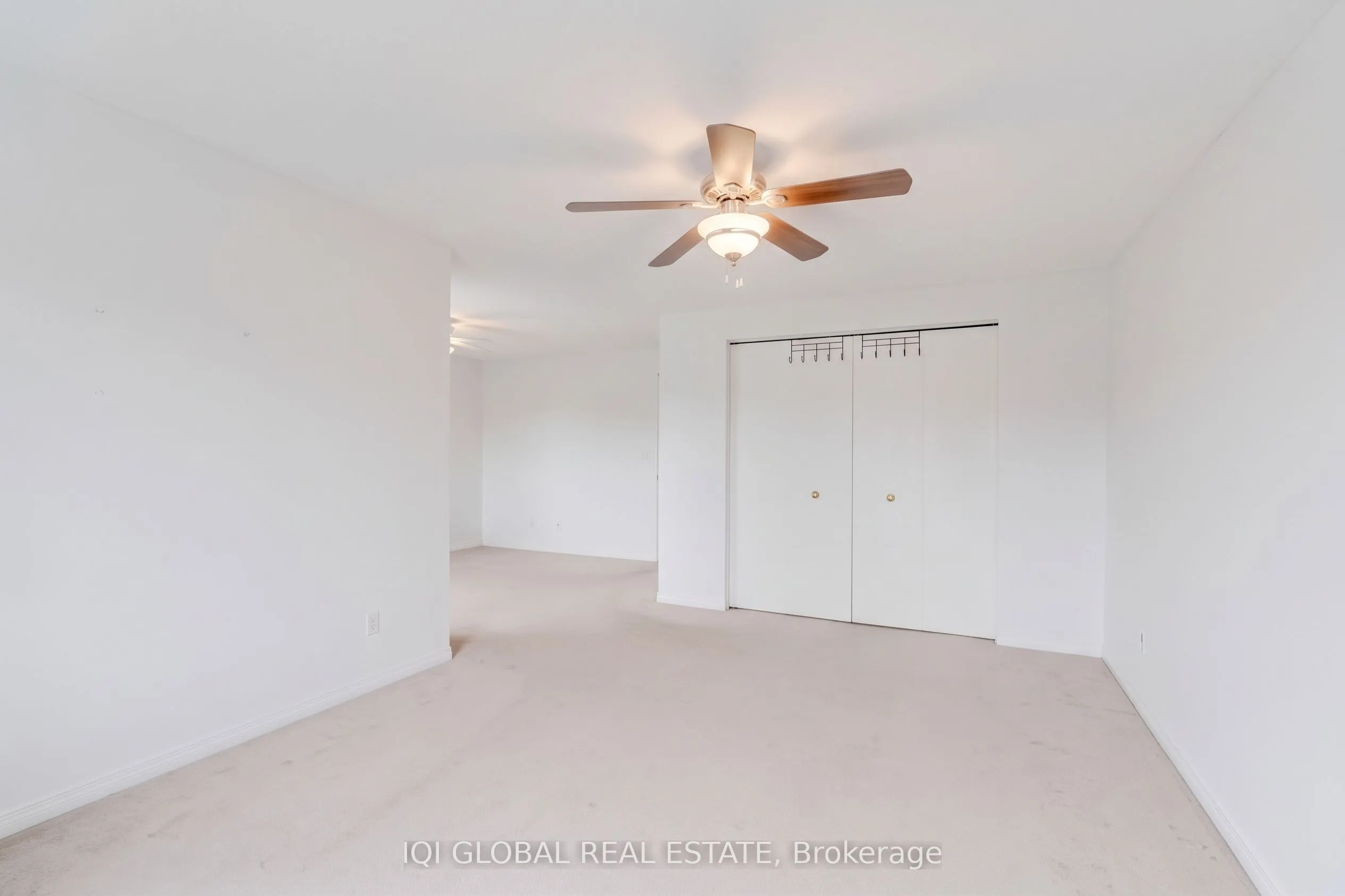 94 Foxglove Crescent N