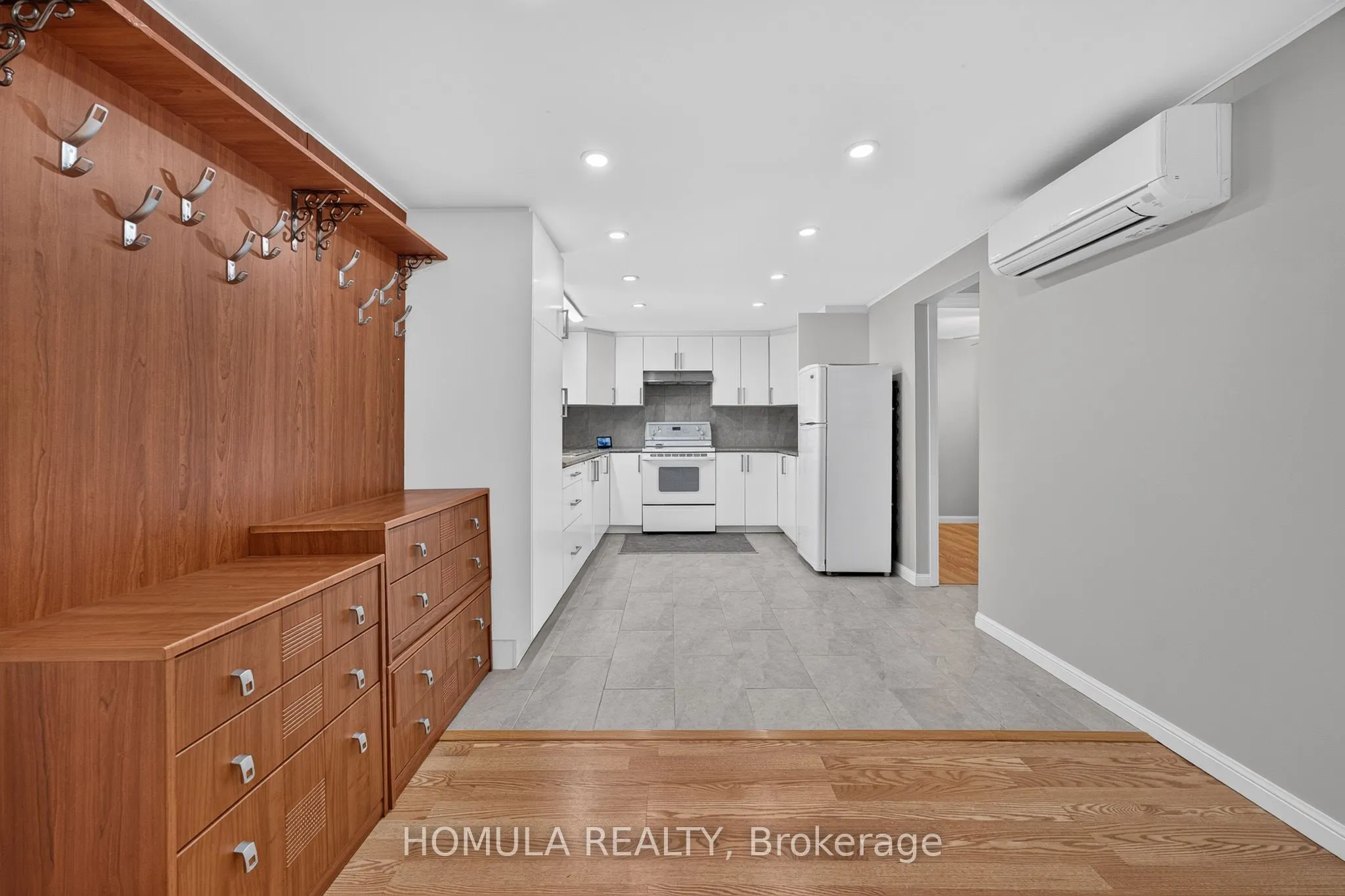 24 Riverside Drive