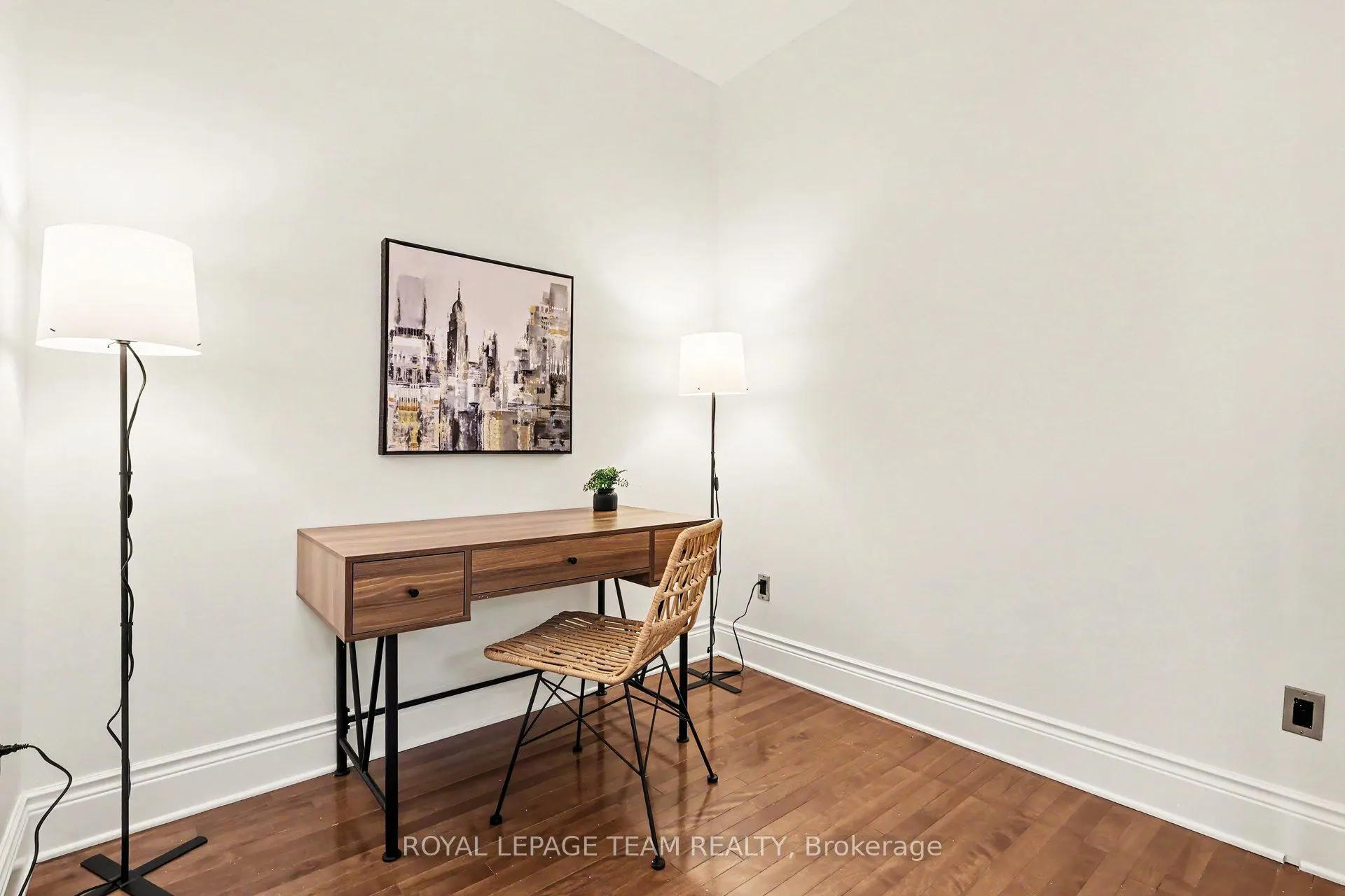 330 Loretta Avenue S #405