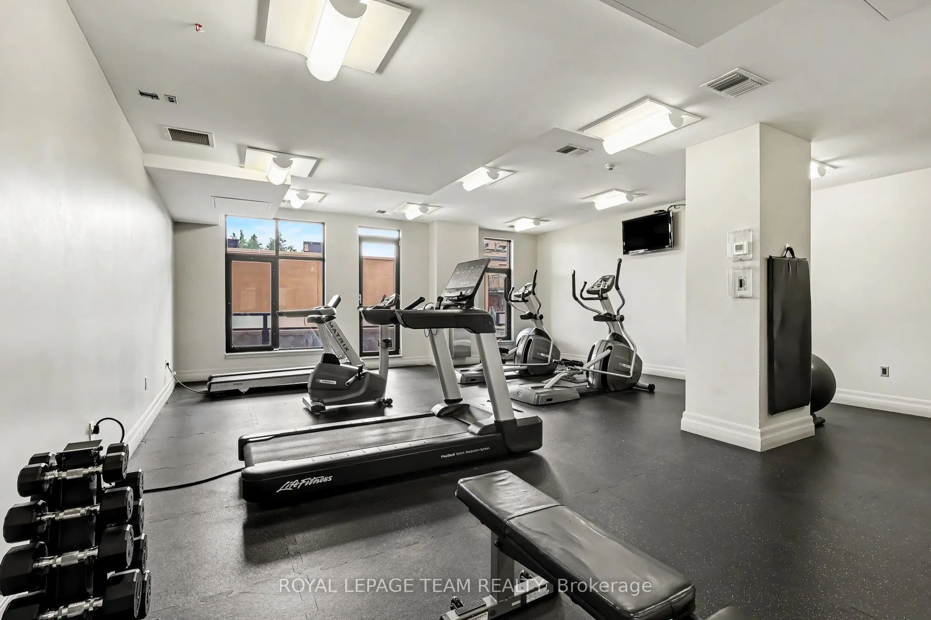330 Loretta Avenue S #405