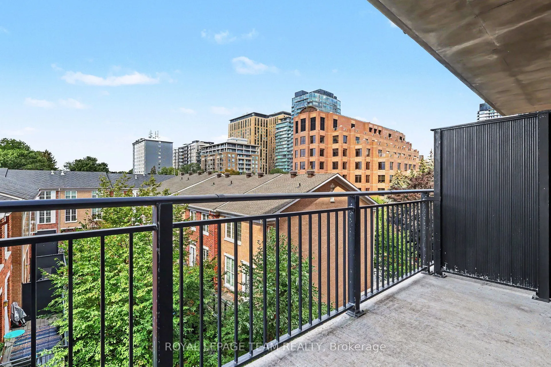330 Loretta Avenue S #405