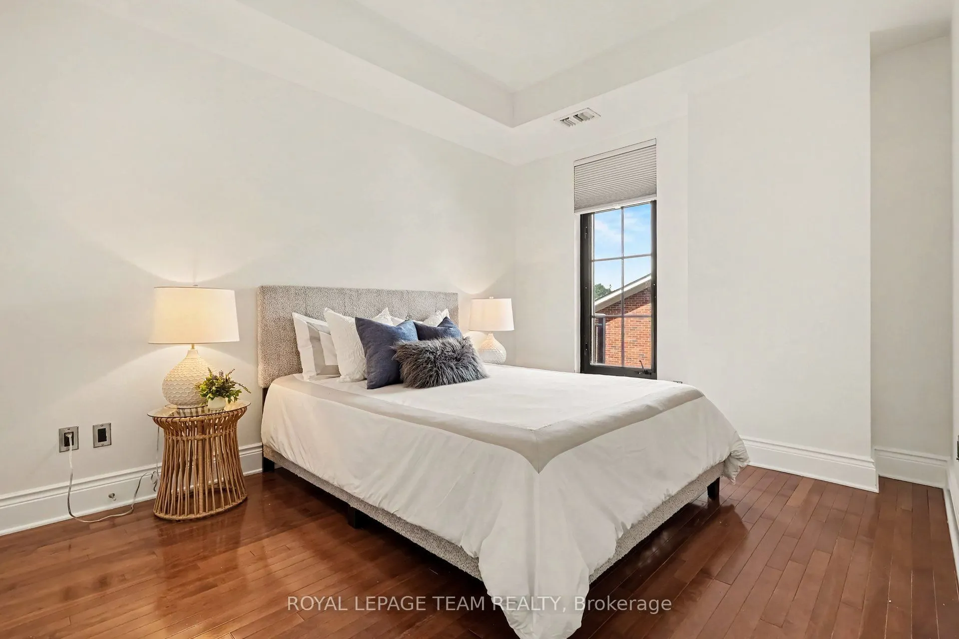 330 Loretta Avenue S #405