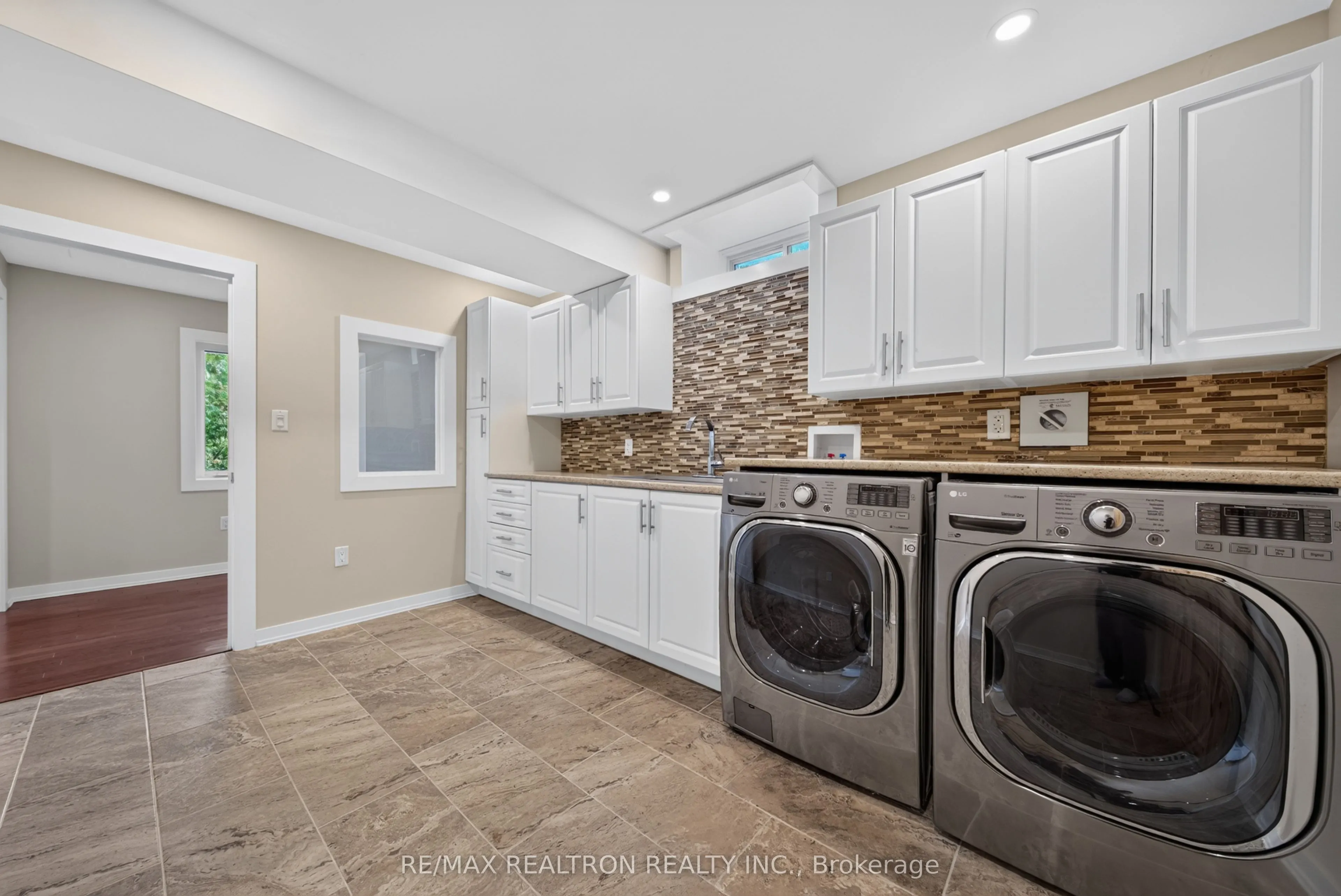 59 Songbird Crescent