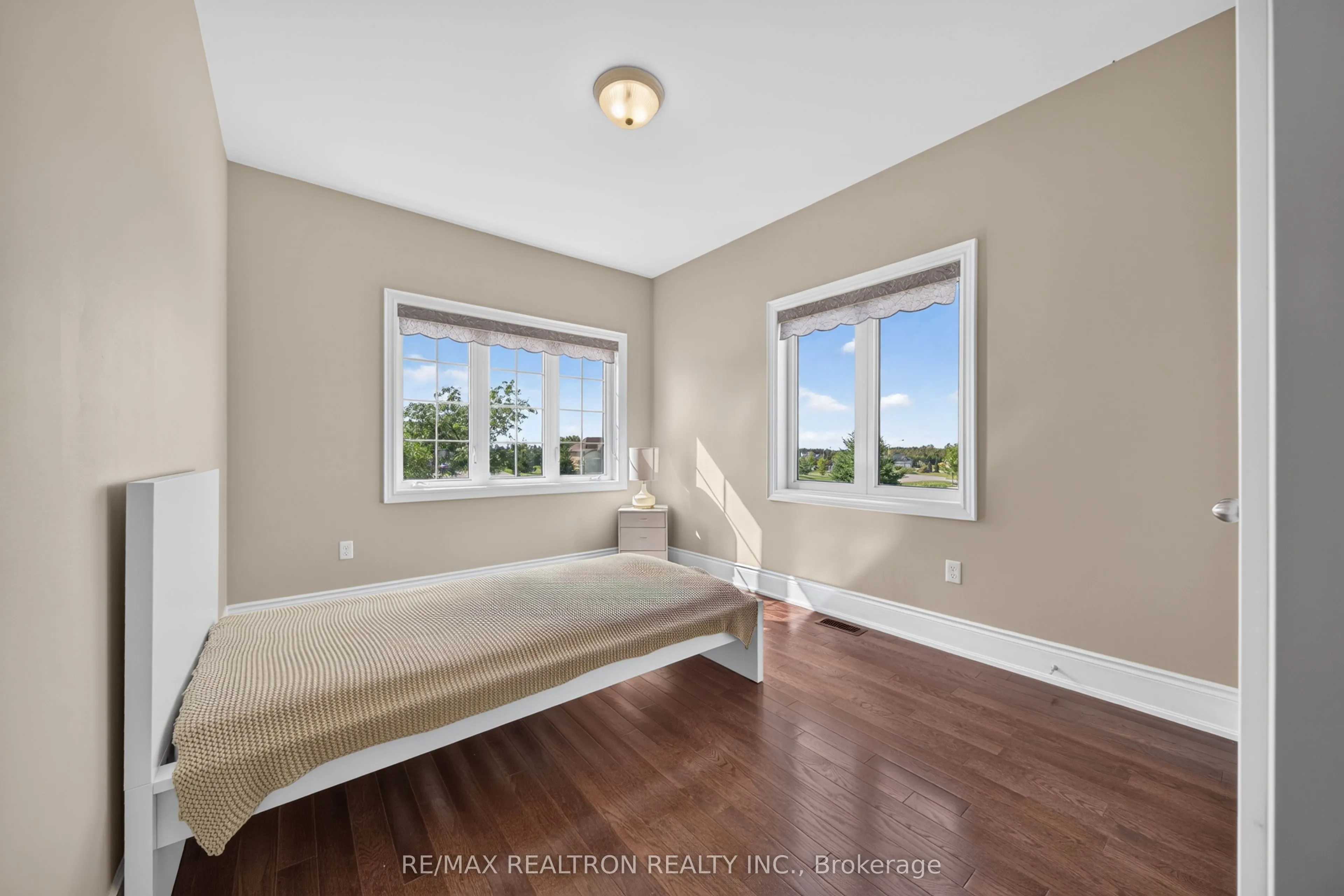 59 Songbird Crescent