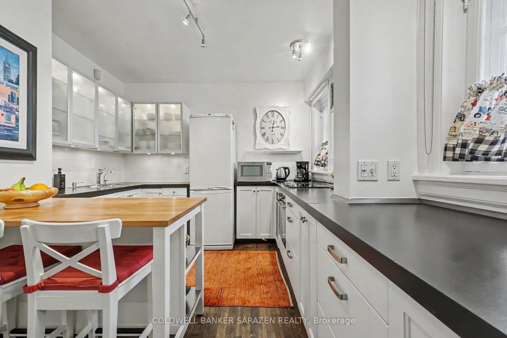 260 Metcalfe Street #1D