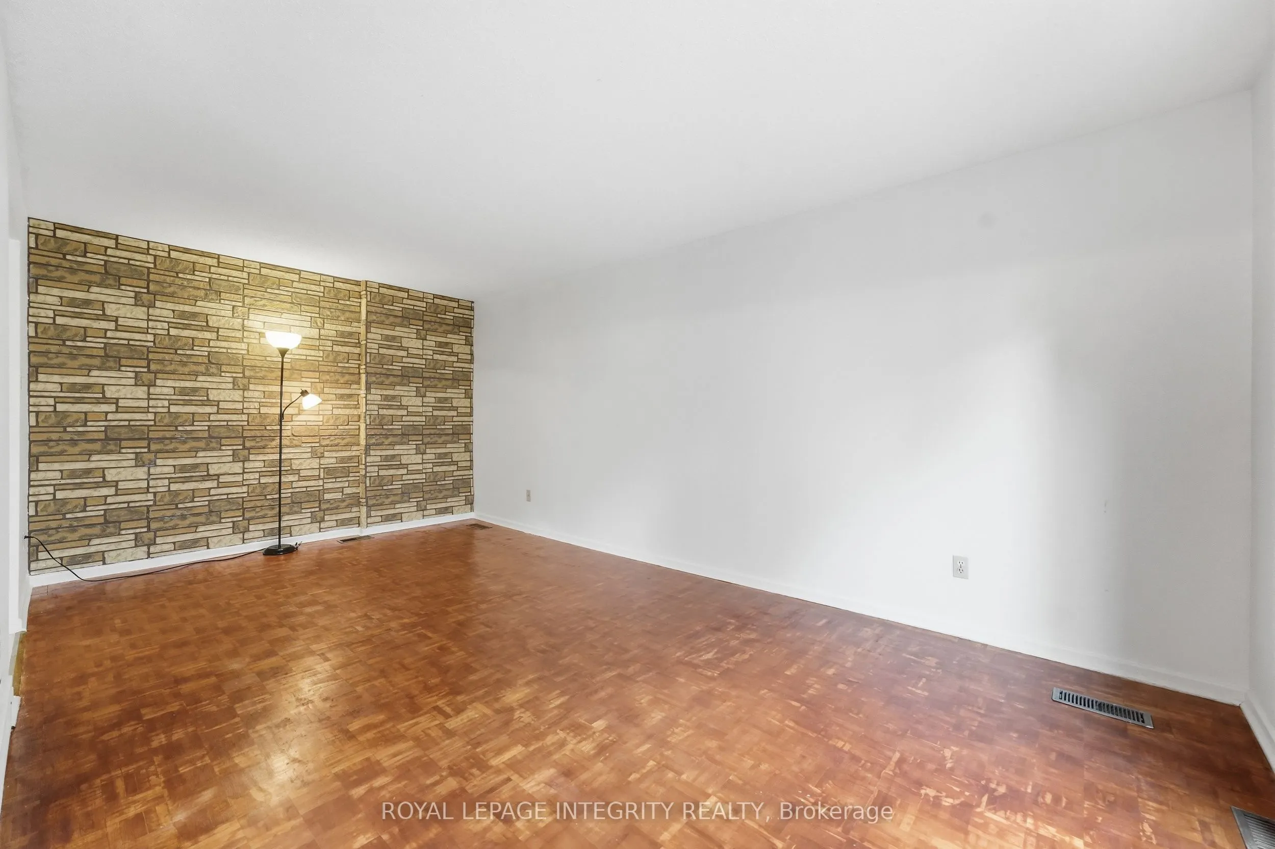 2057 Jasmine Crescent #30