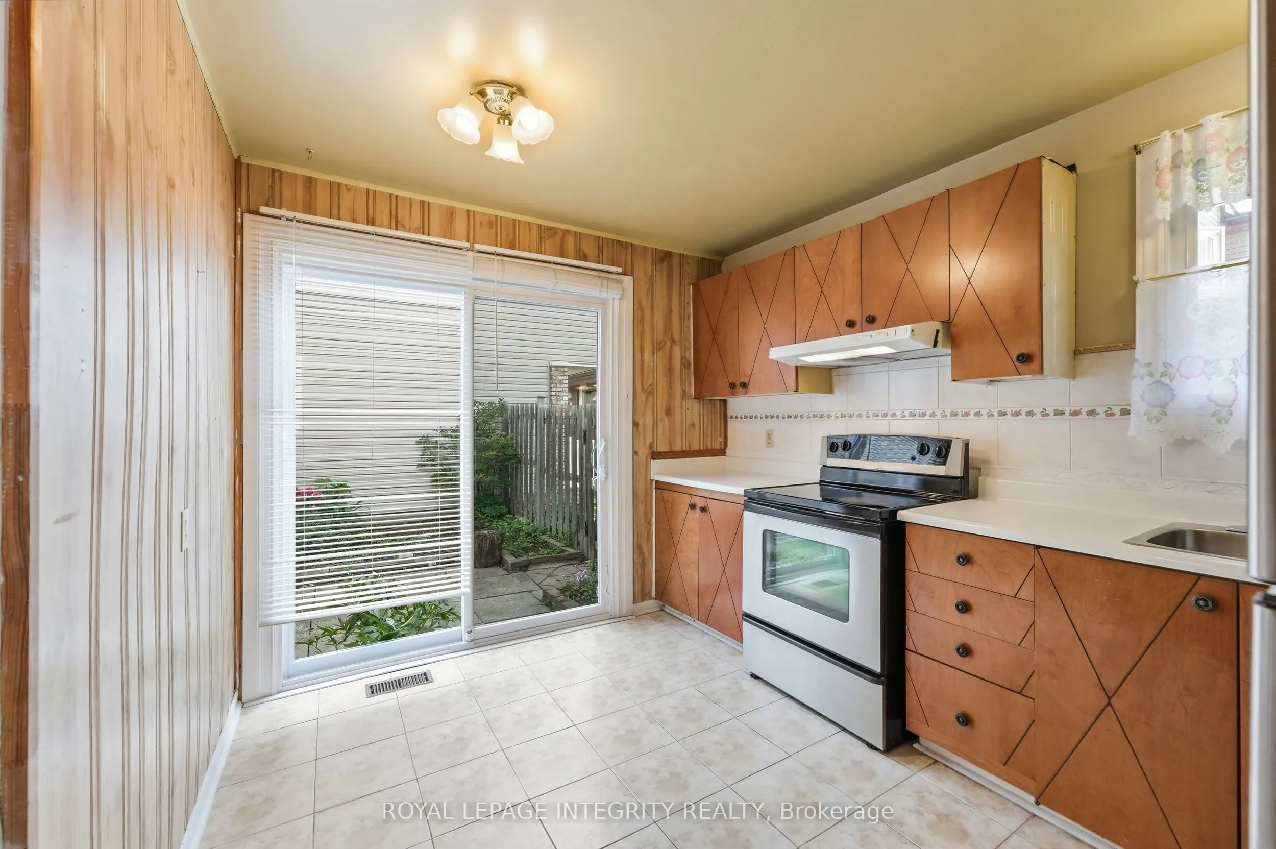 2057 Jasmine Crescent #30
