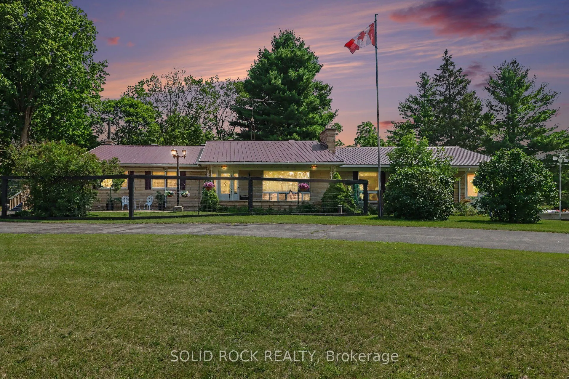 220 Highfield Crescent
