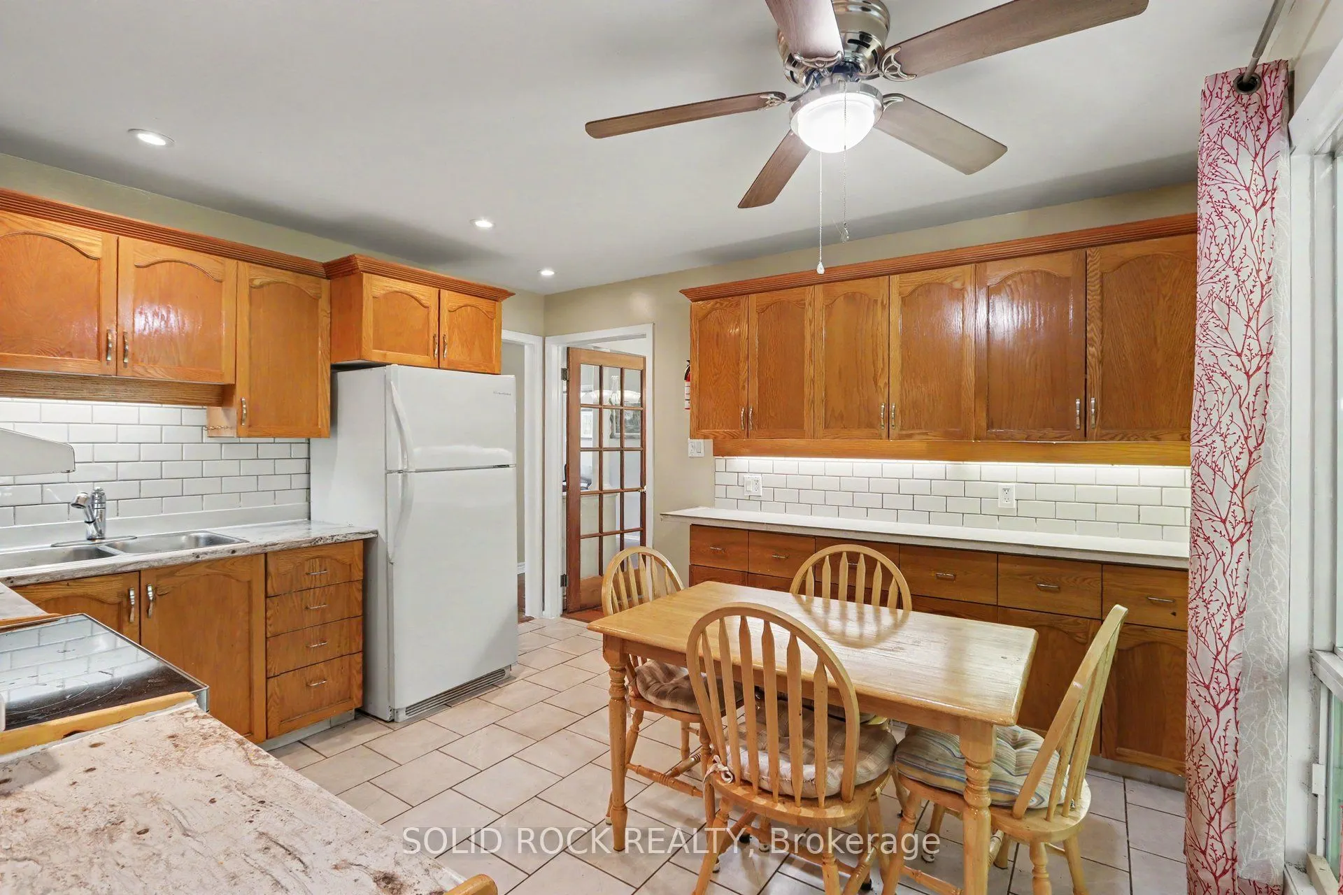 220 Highfield Crescent