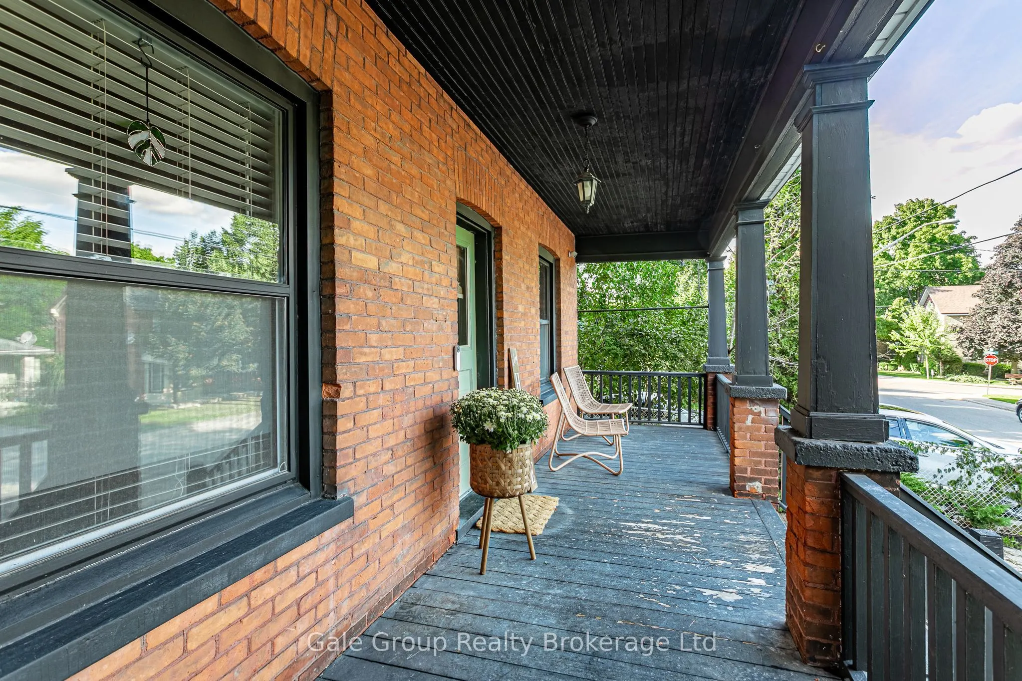 83 Victoria Street N