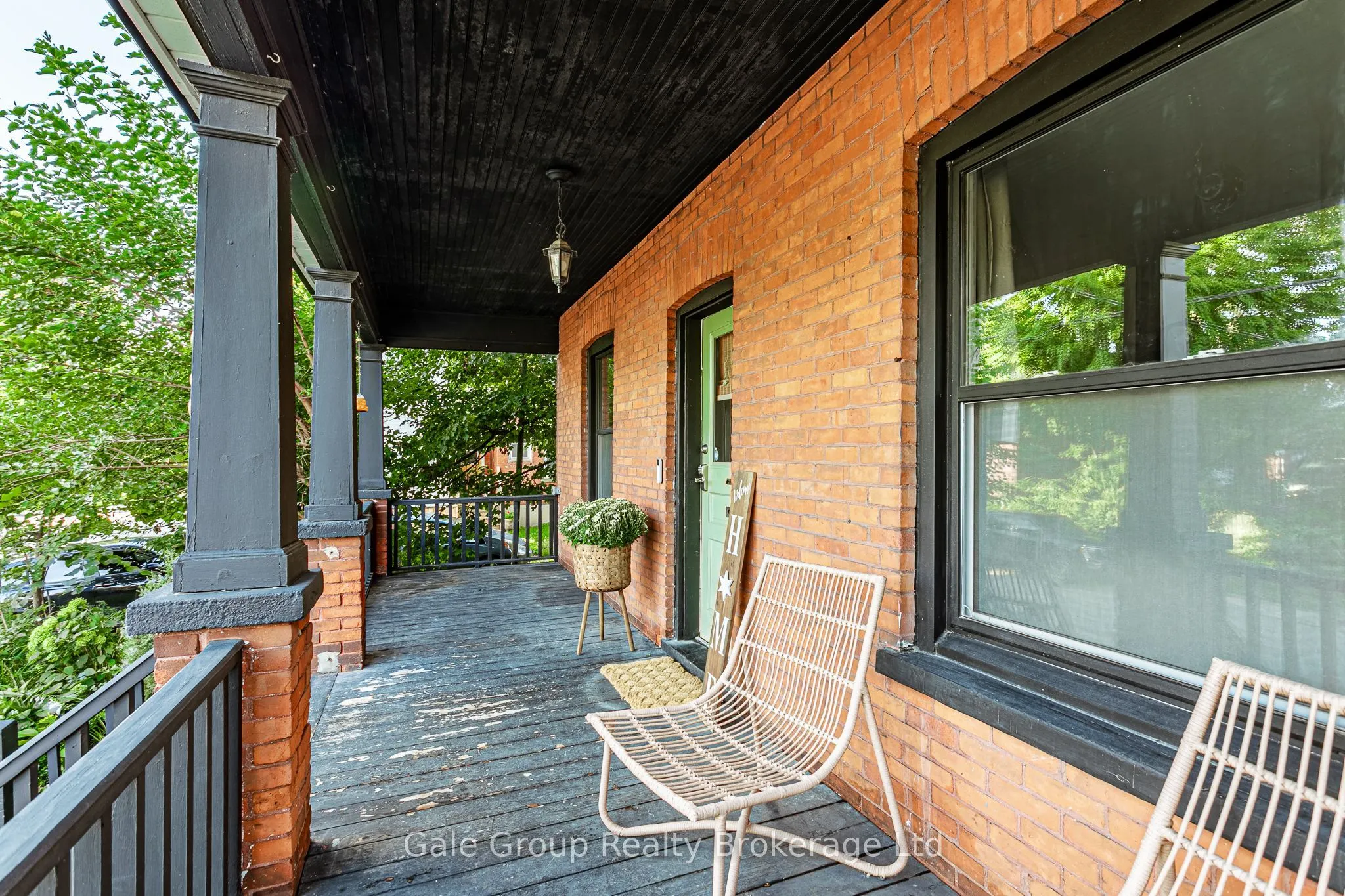 83 Victoria Street N