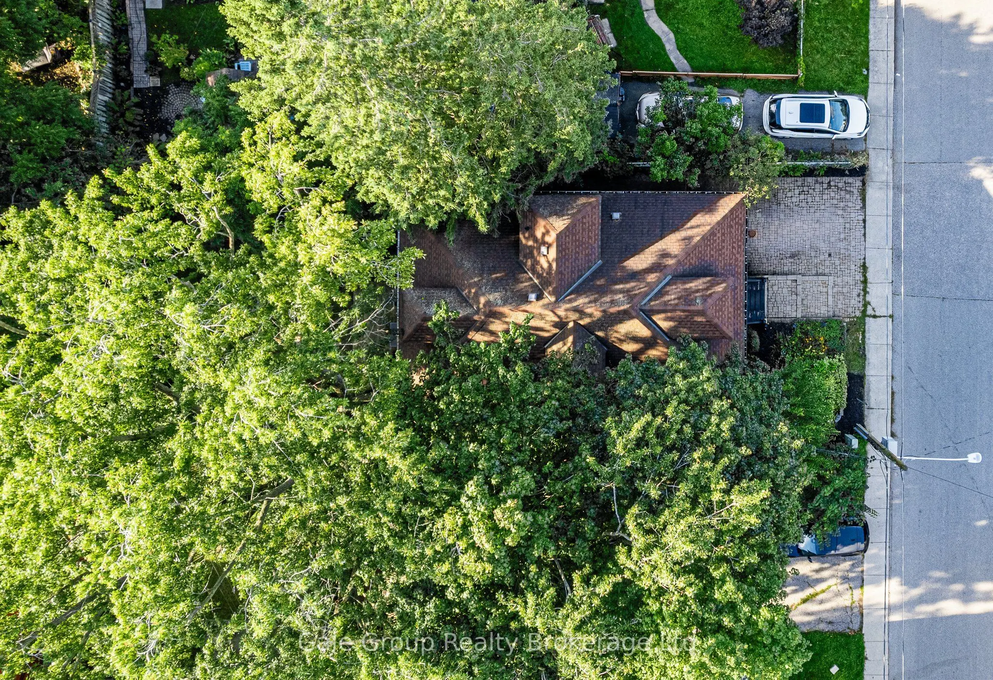 83 Victoria Street N