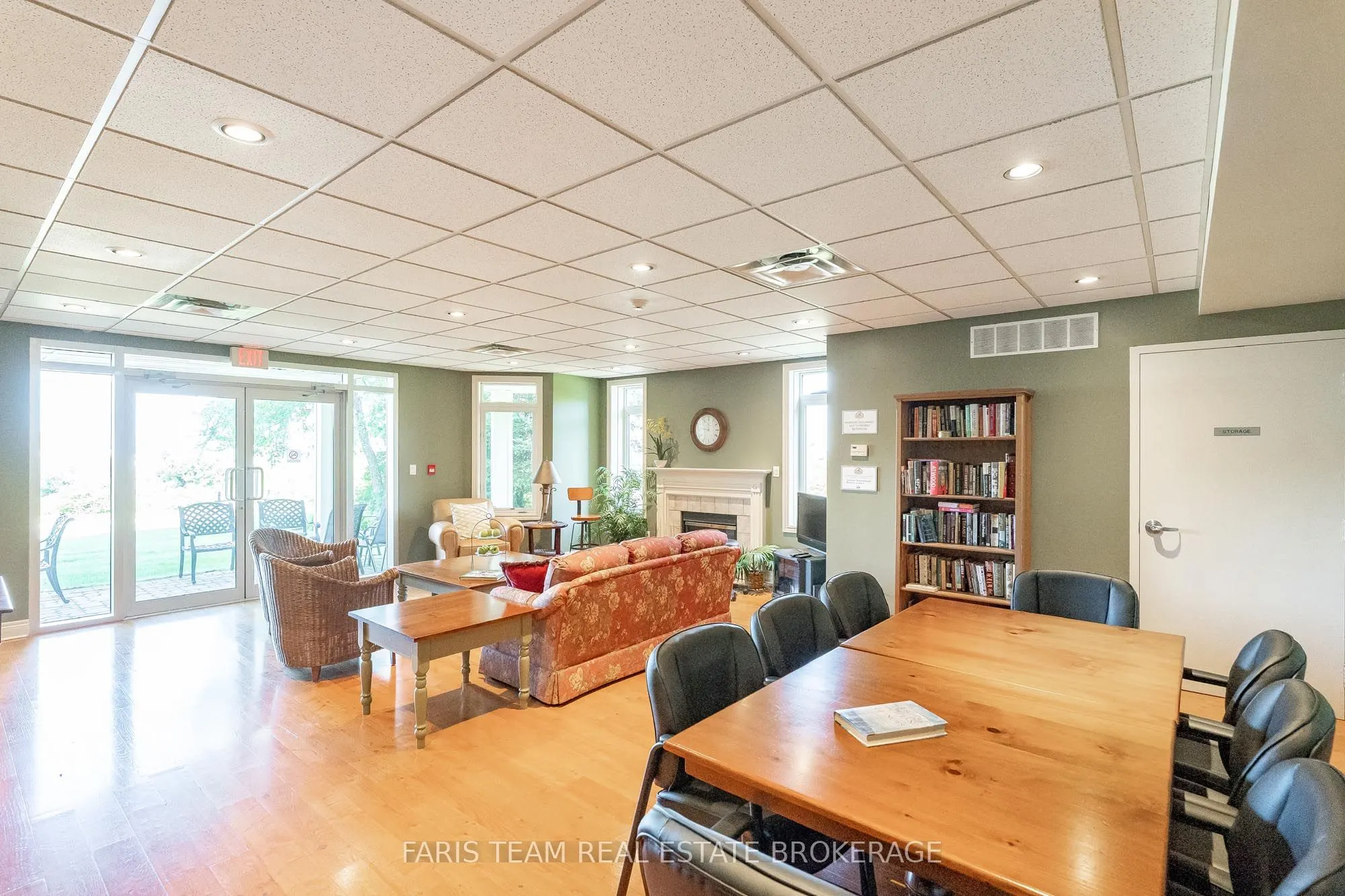 10 Bay Street E #301