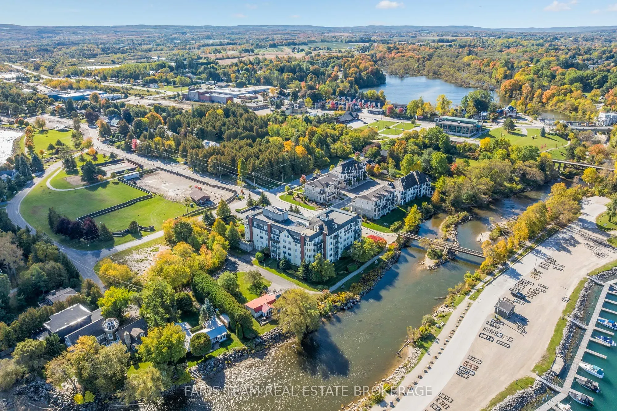 10 Bay Street E #301