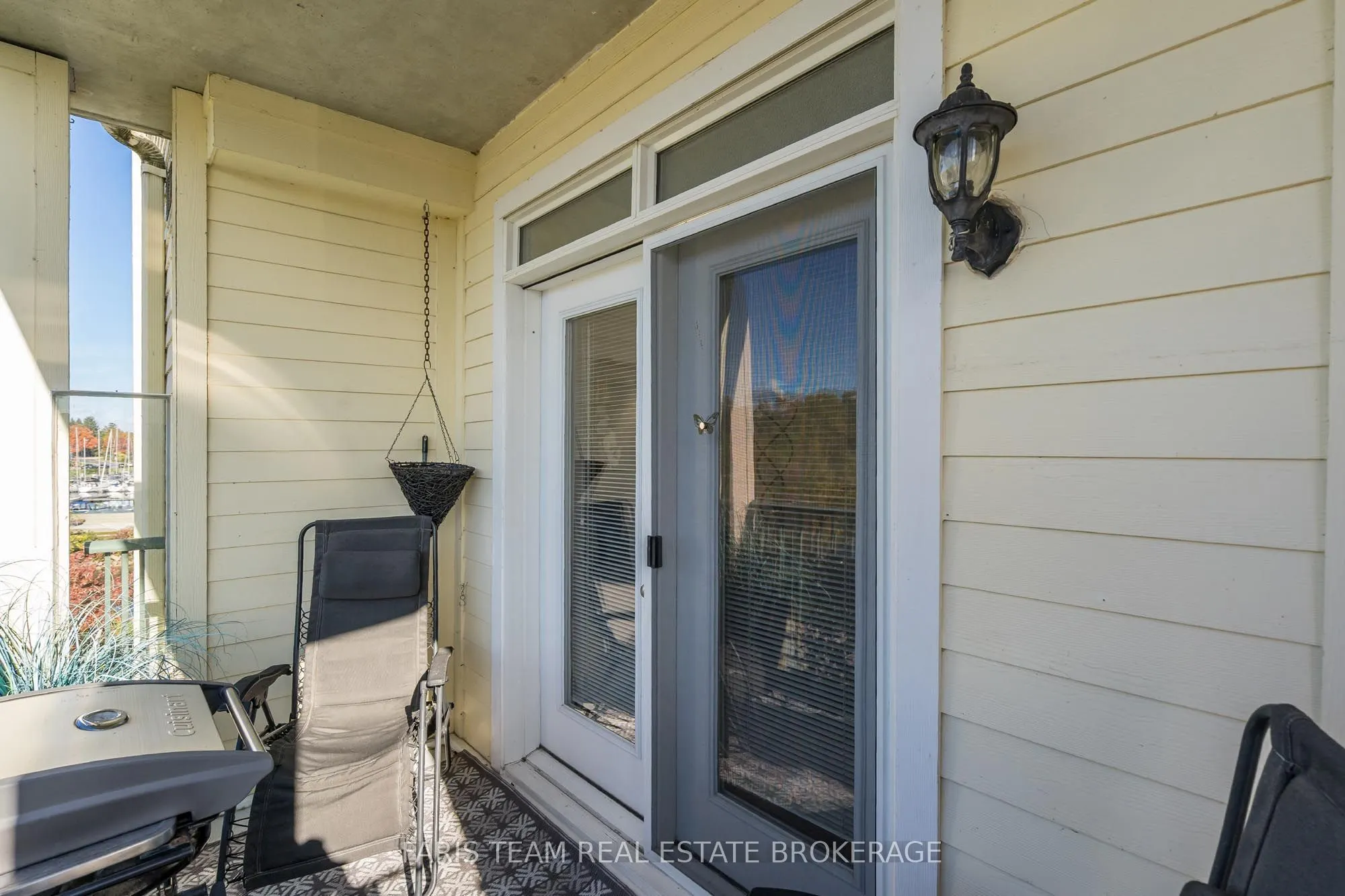 10 Bay Street E #301