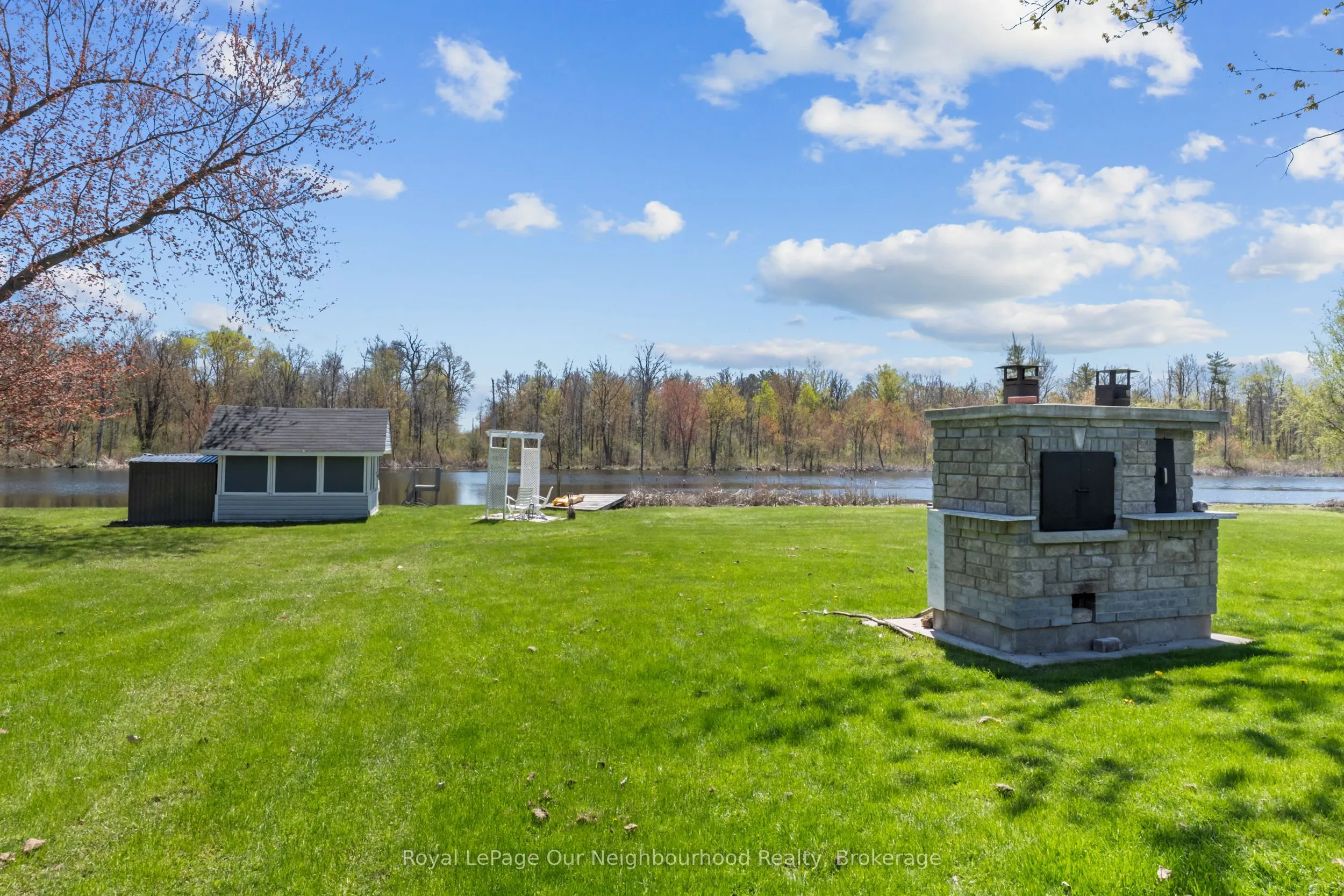261 River Road E