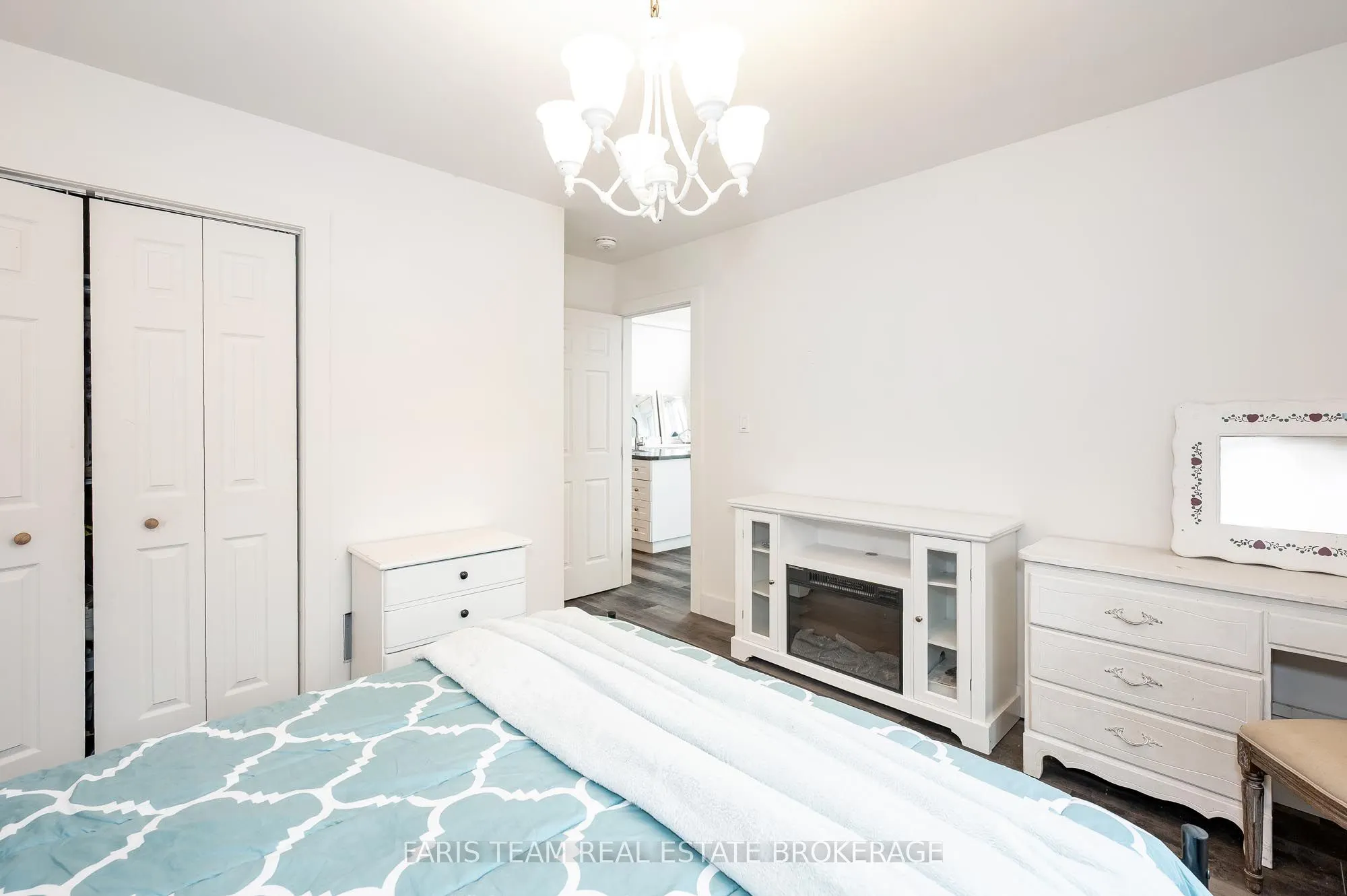 1036 Beverley Lane