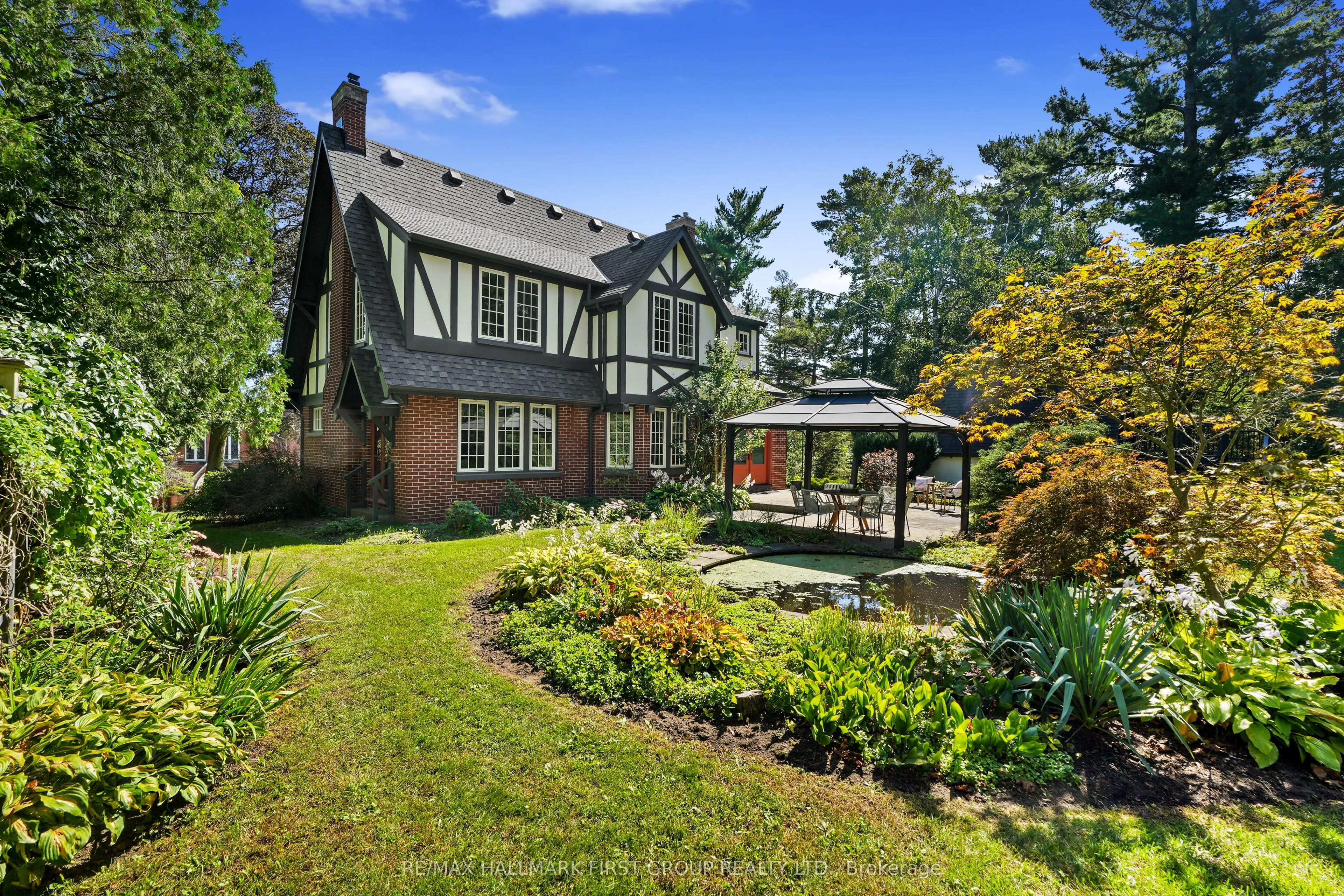 36 Pine Street N