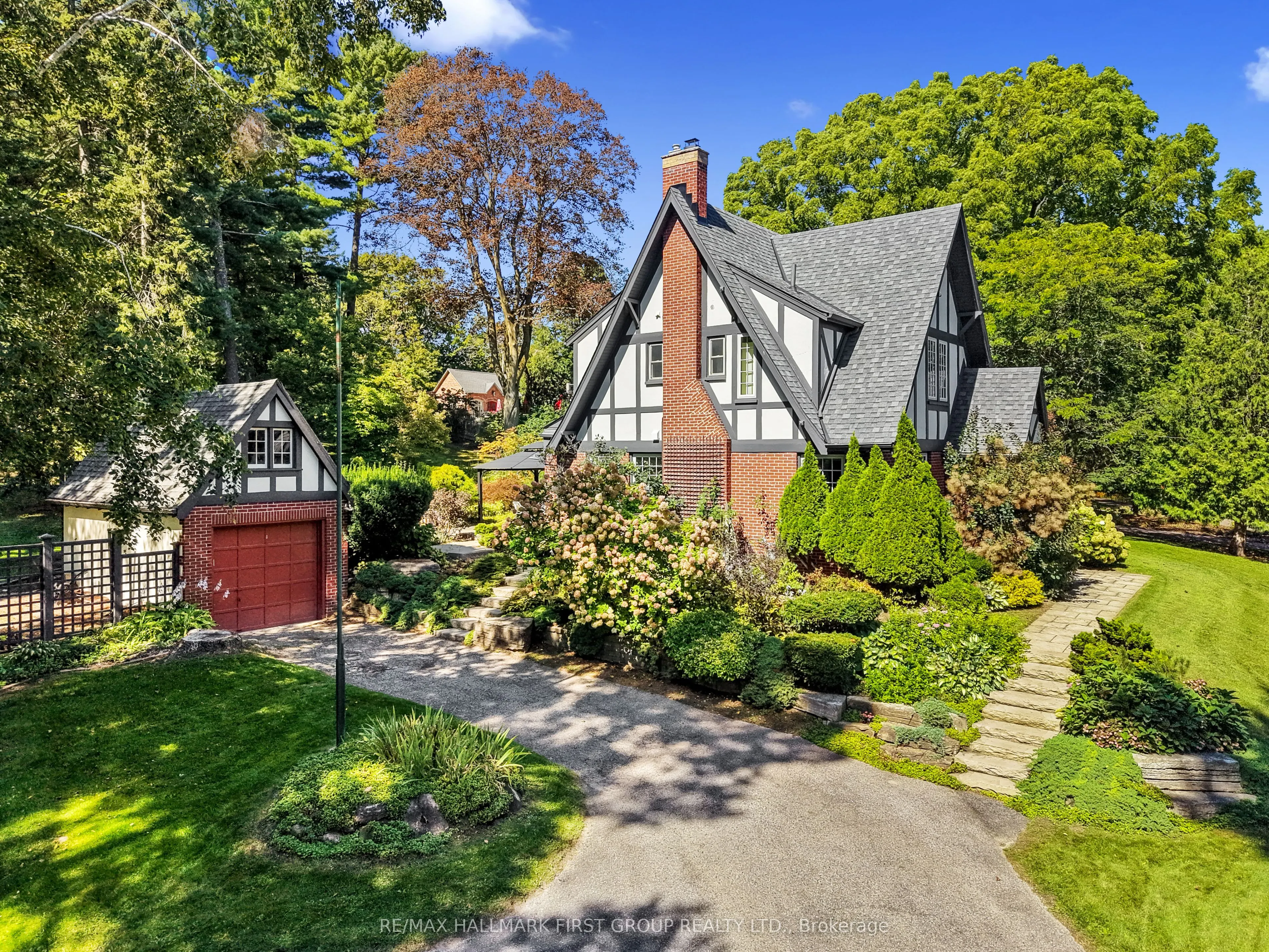 36 Pine Street N