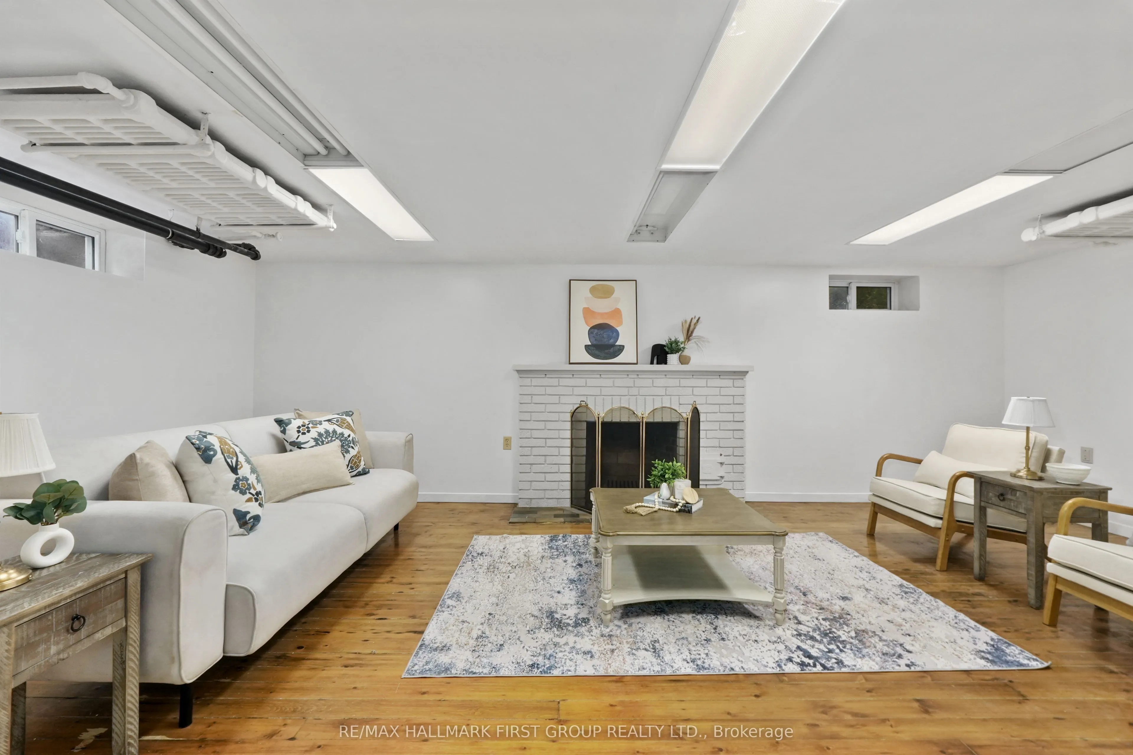 36 Pine Street N