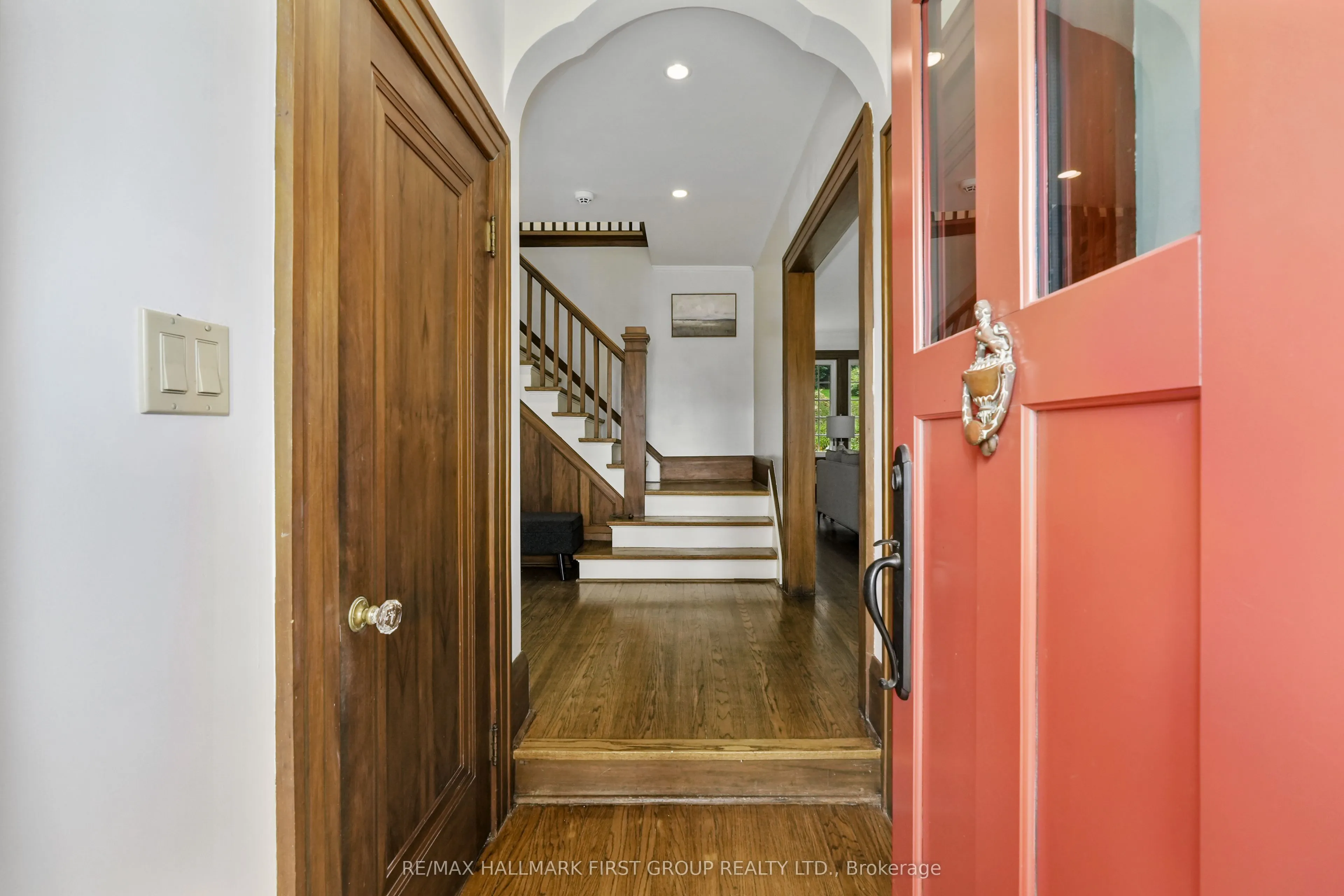 36 Pine Street N
