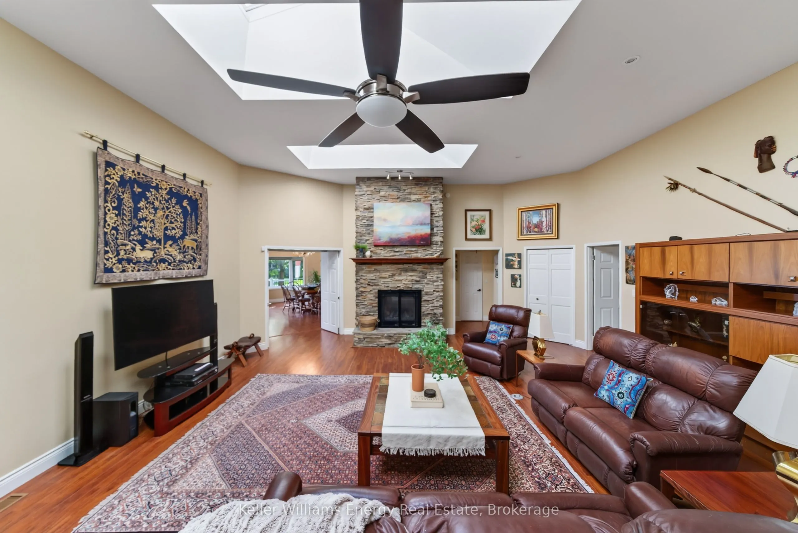 89 Smith's Bay Avenue