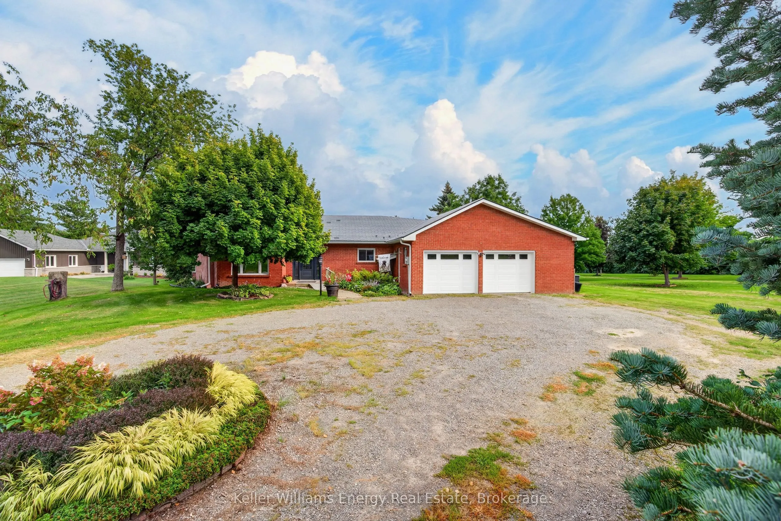 89 Smith's Bay Avenue