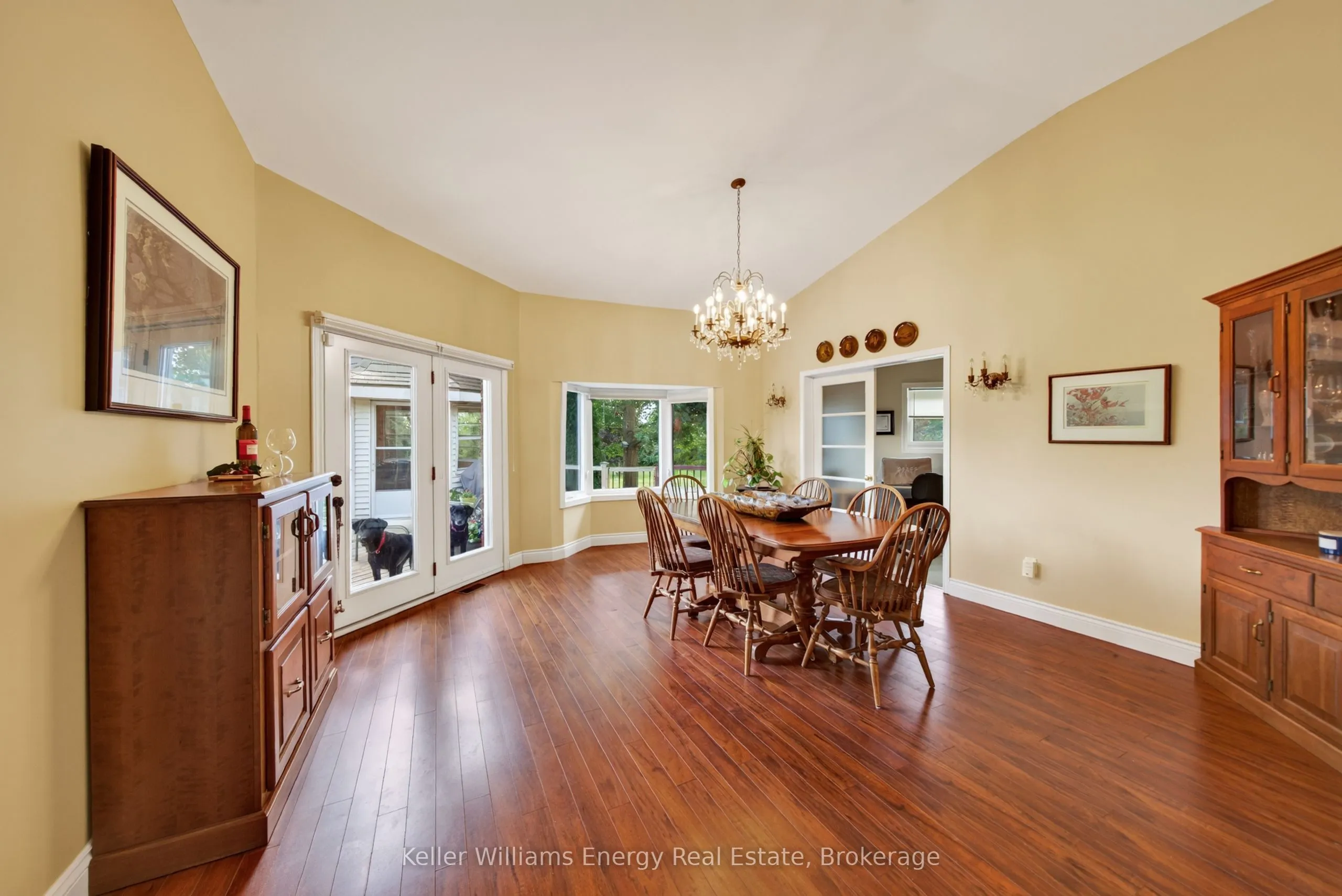 89 Smith's Bay Avenue
