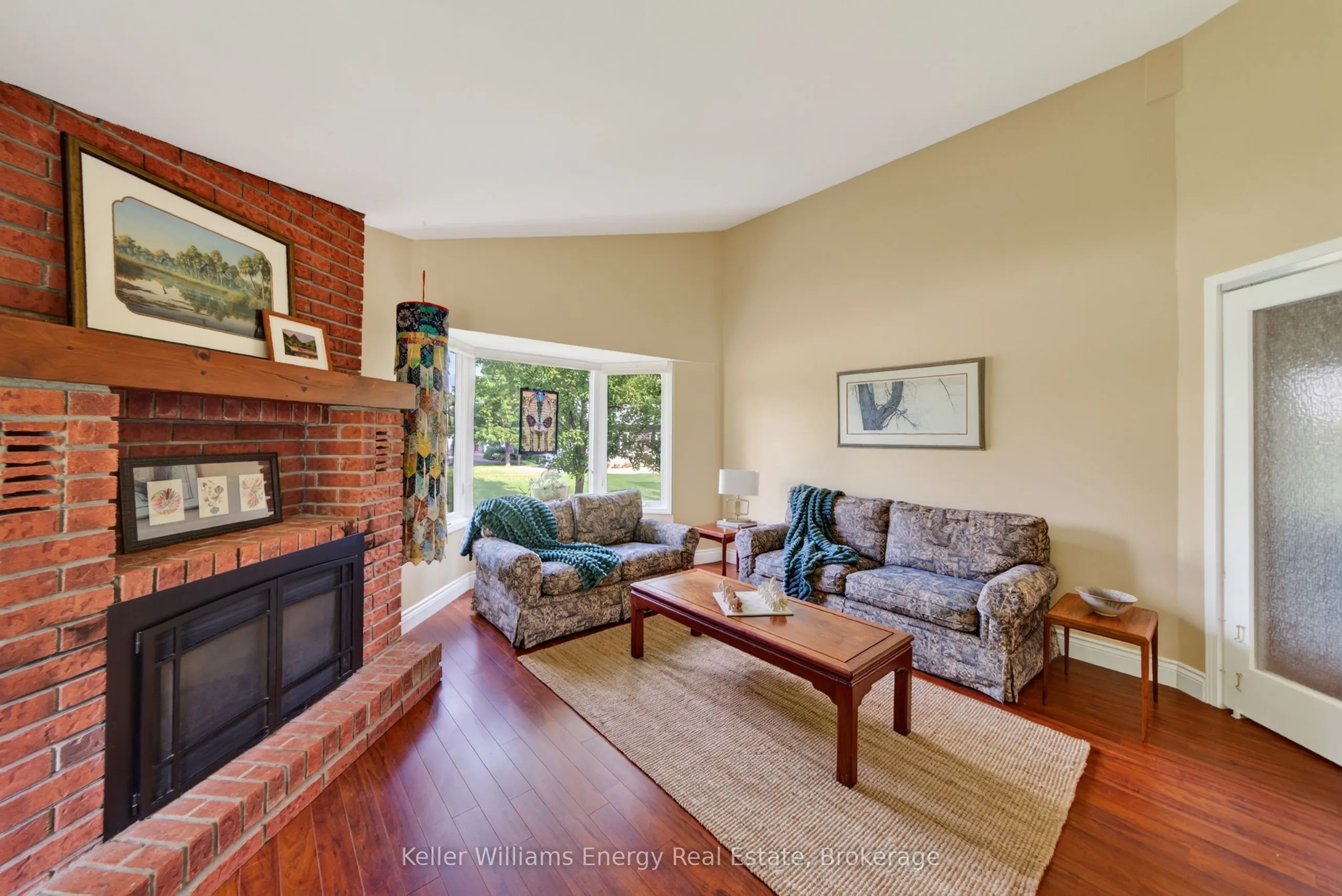 89 Smith's Bay Avenue