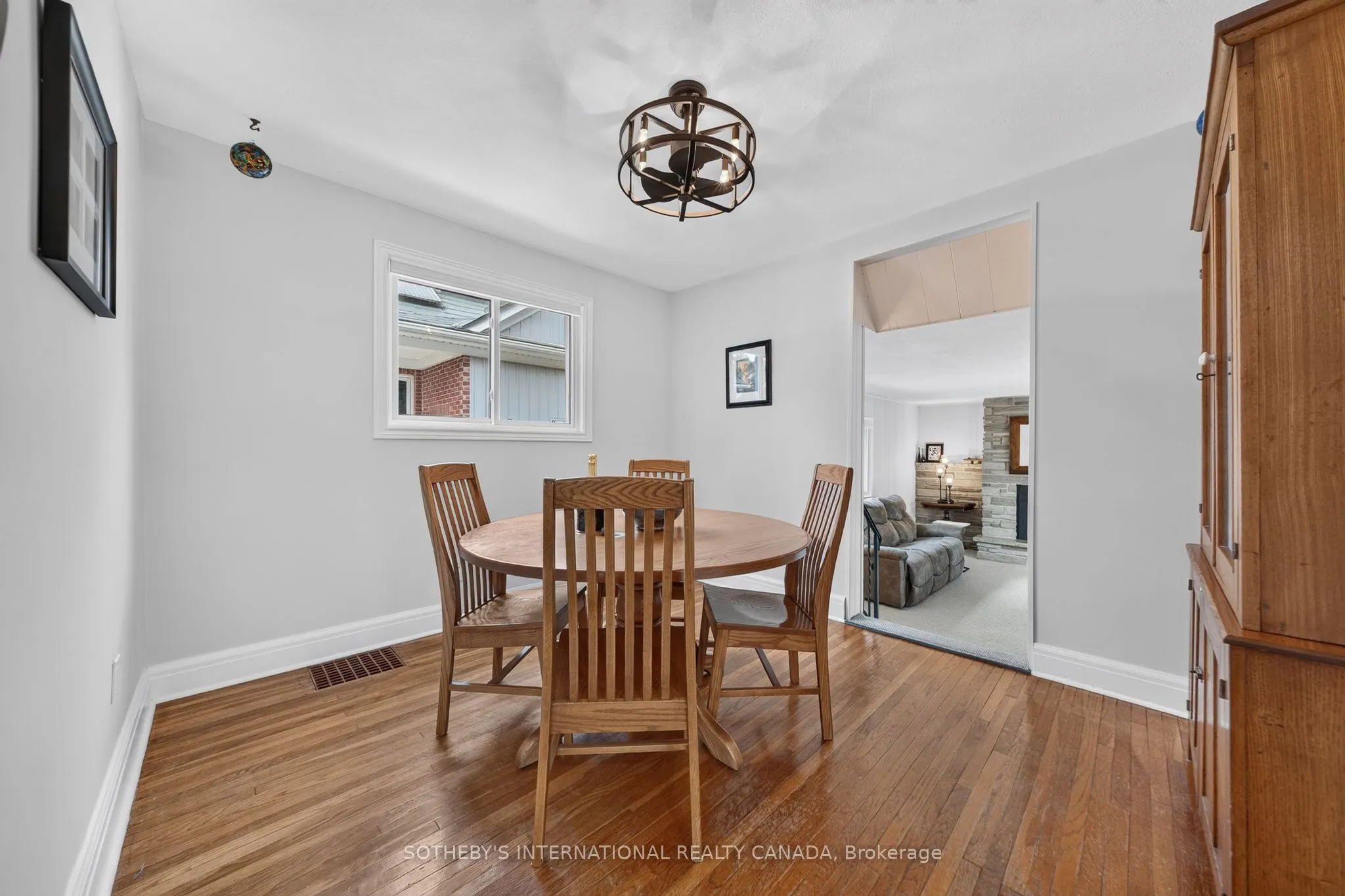 38 Roslin Avenue S