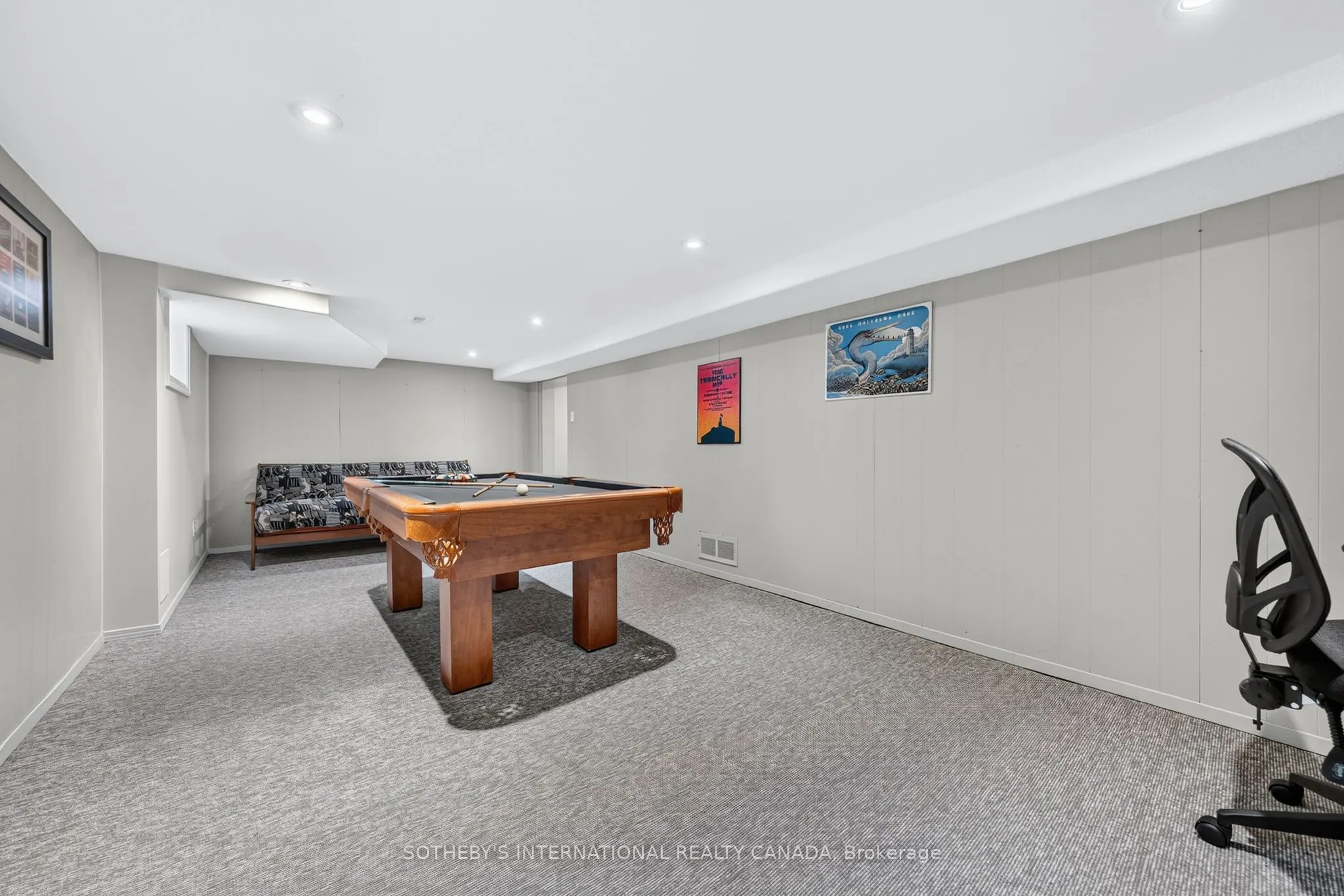 38 Roslin Avenue S