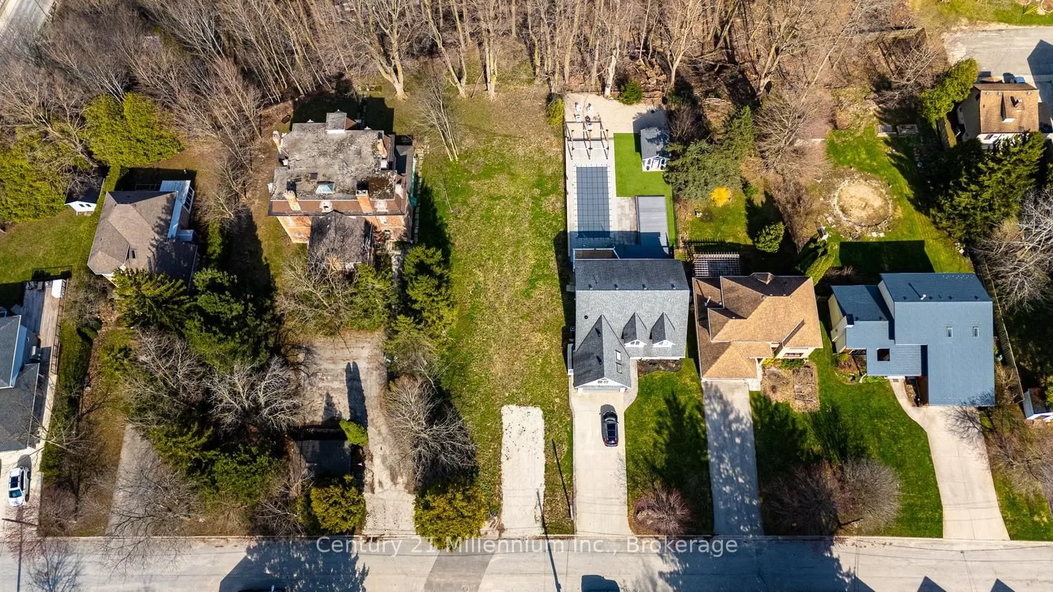 855 4th Avenue A West Avenue