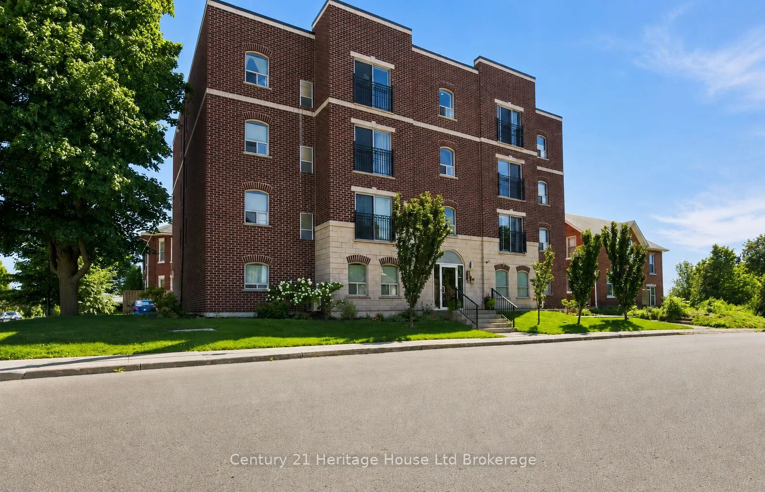34 BROCK Street #301