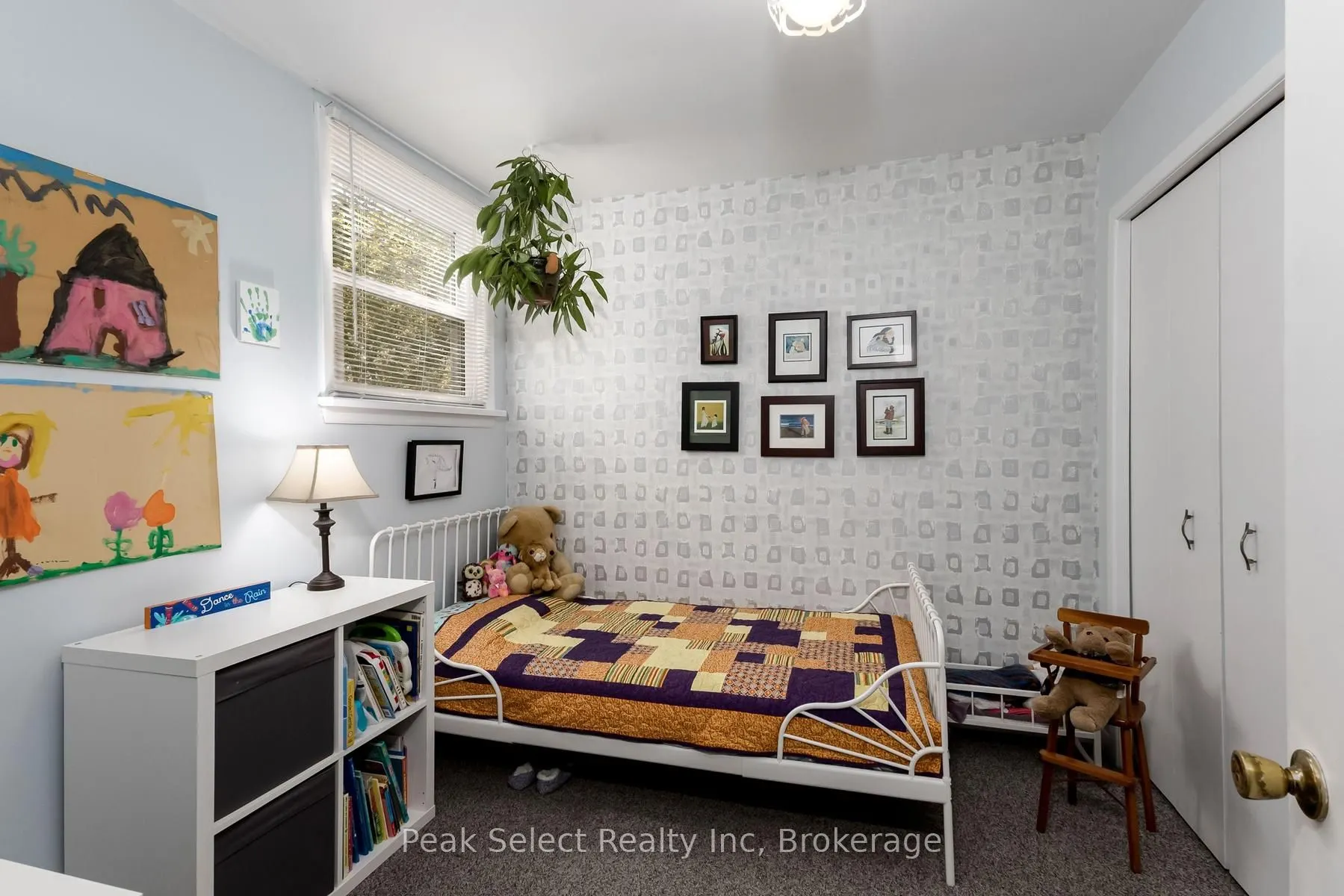 353 Queen Street E