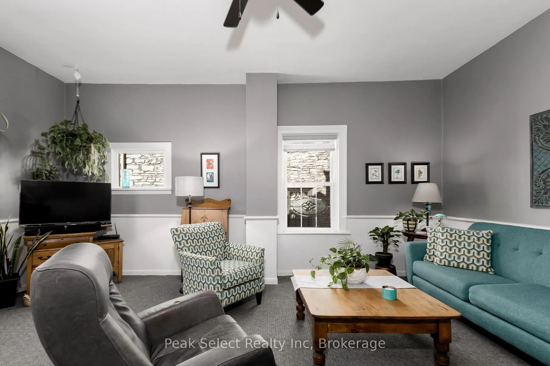 353 Queen Street E