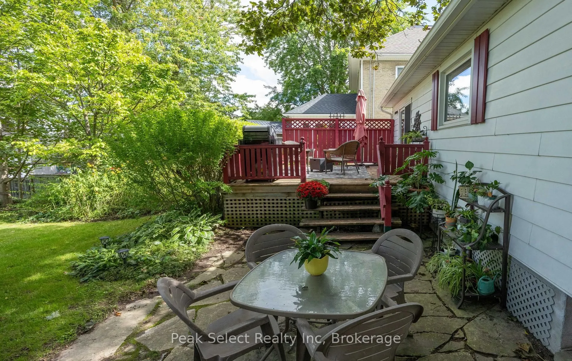 353 Queen Street E