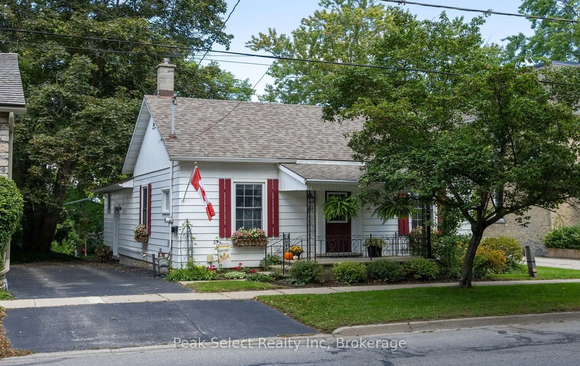 353 Queen Street E