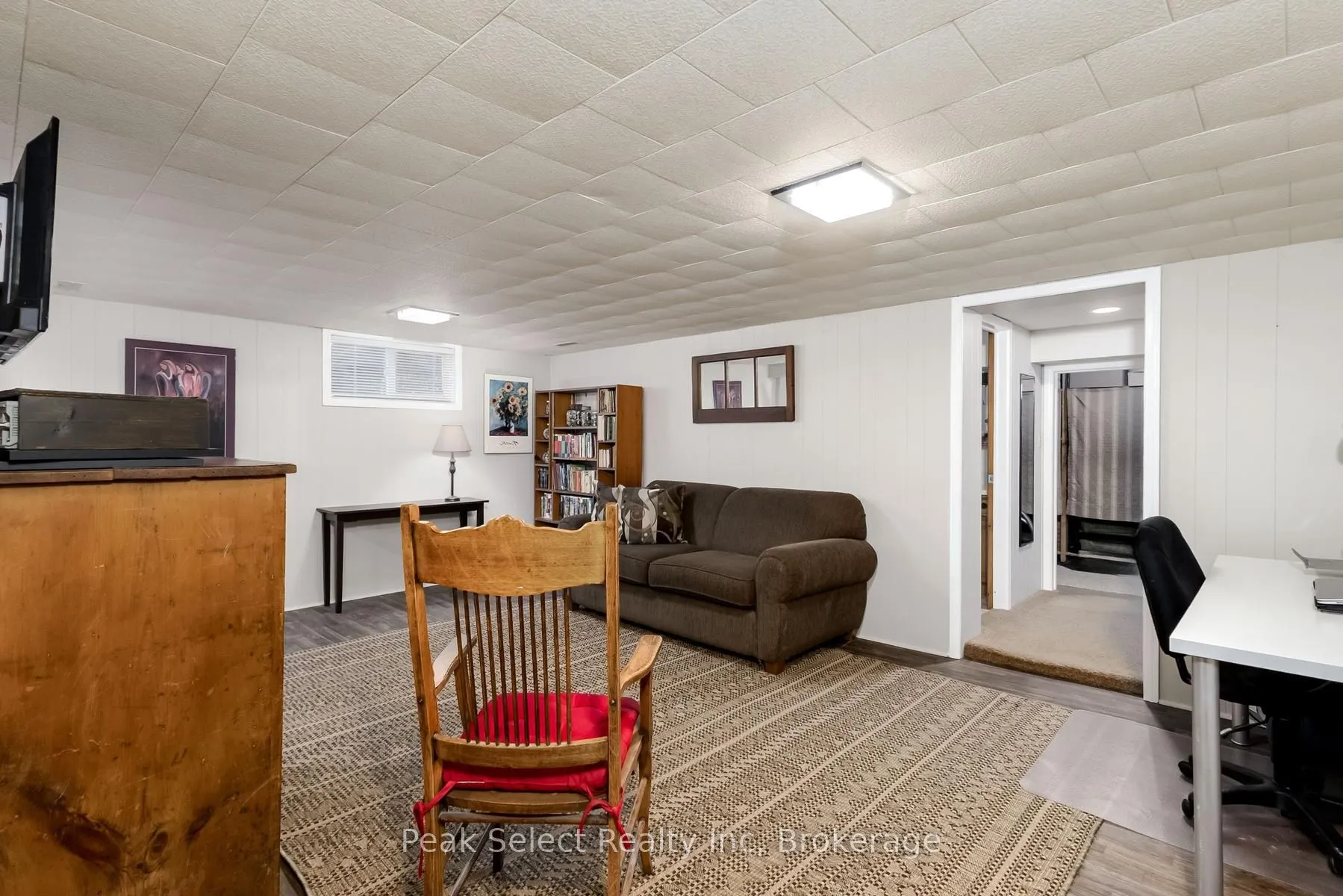 353 Queen Street E