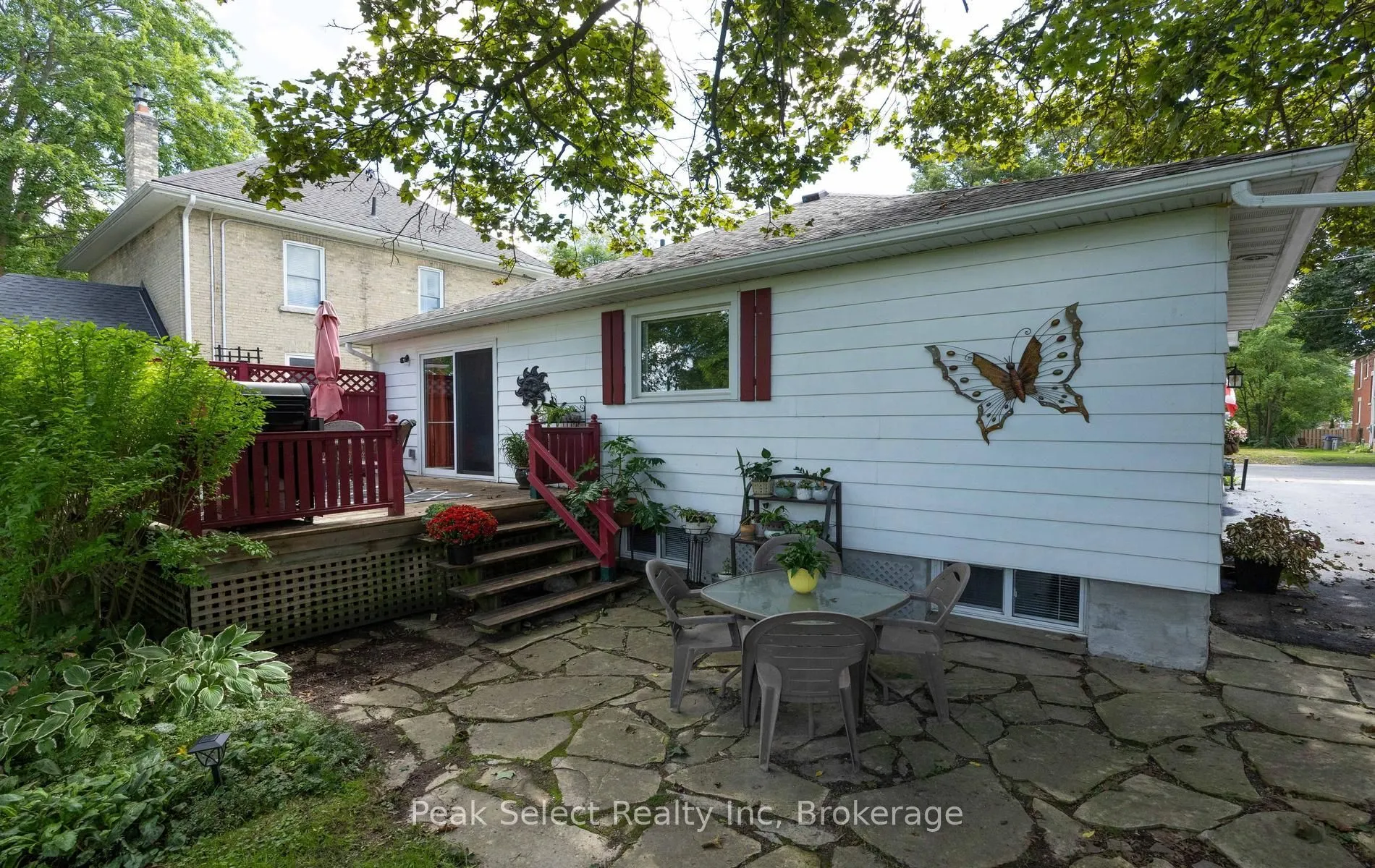 353 Queen Street E