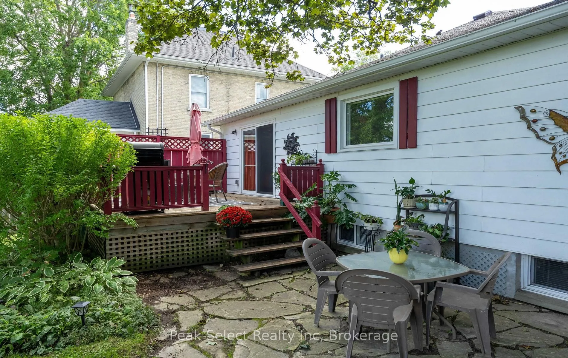 353 Queen Street E