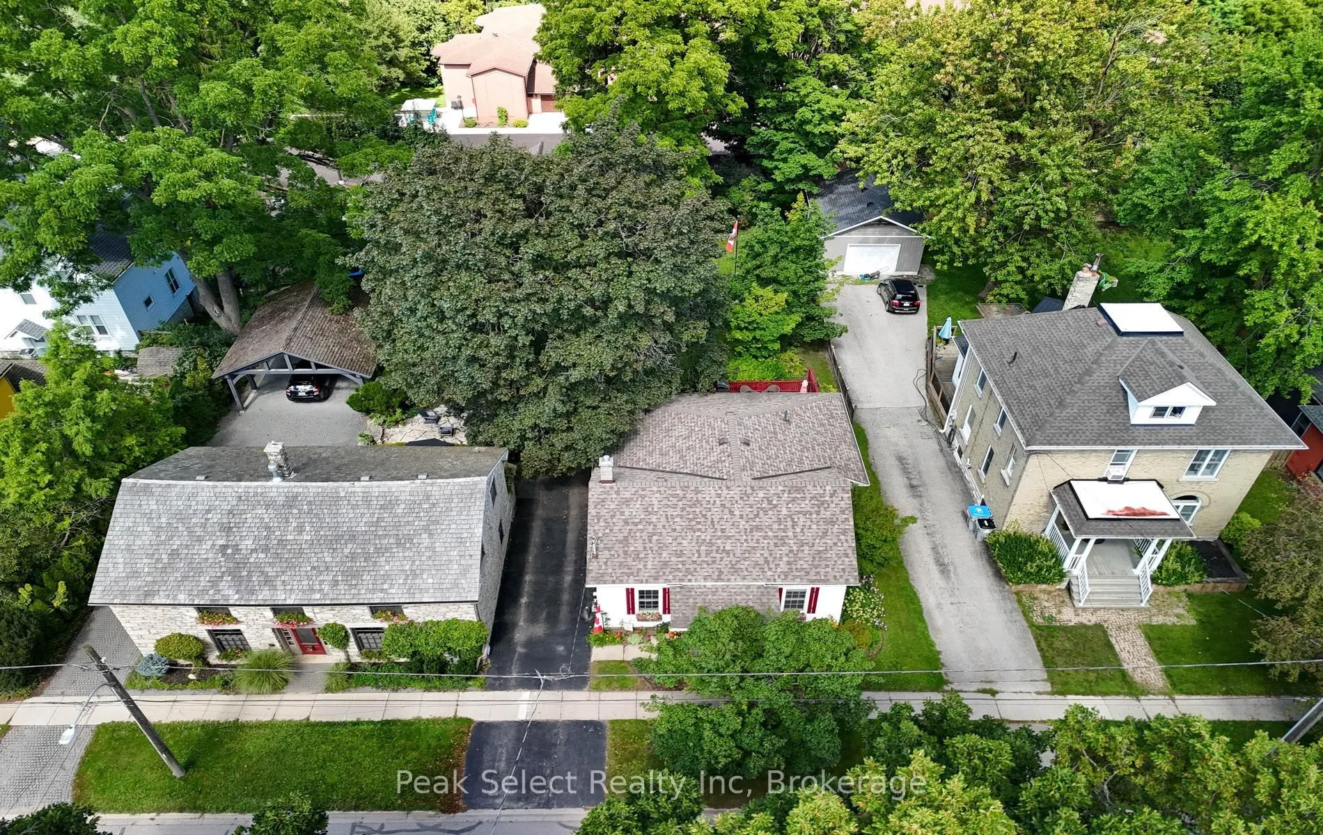 353 Queen Street E