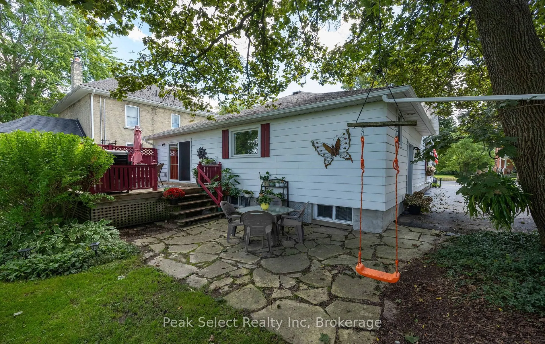 353 Queen Street E