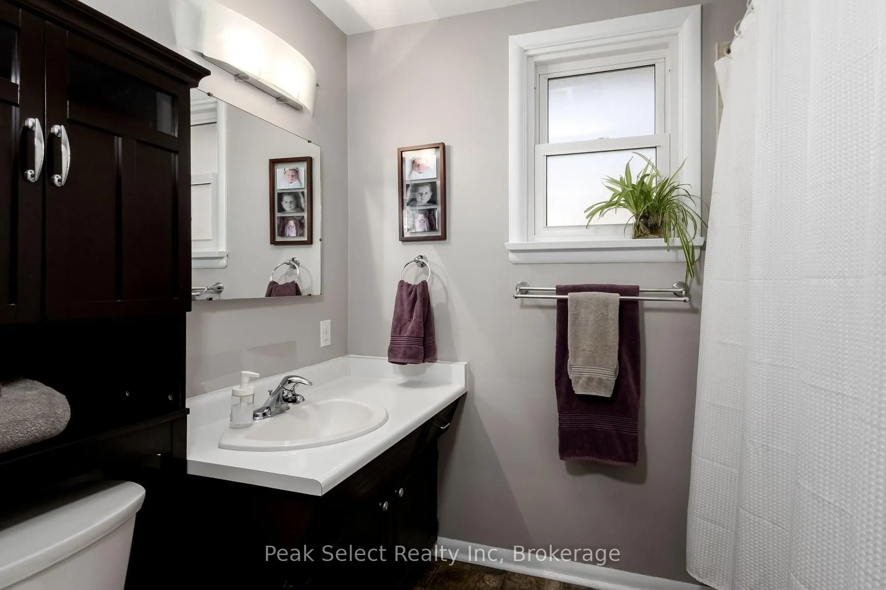 353 Queen Street E