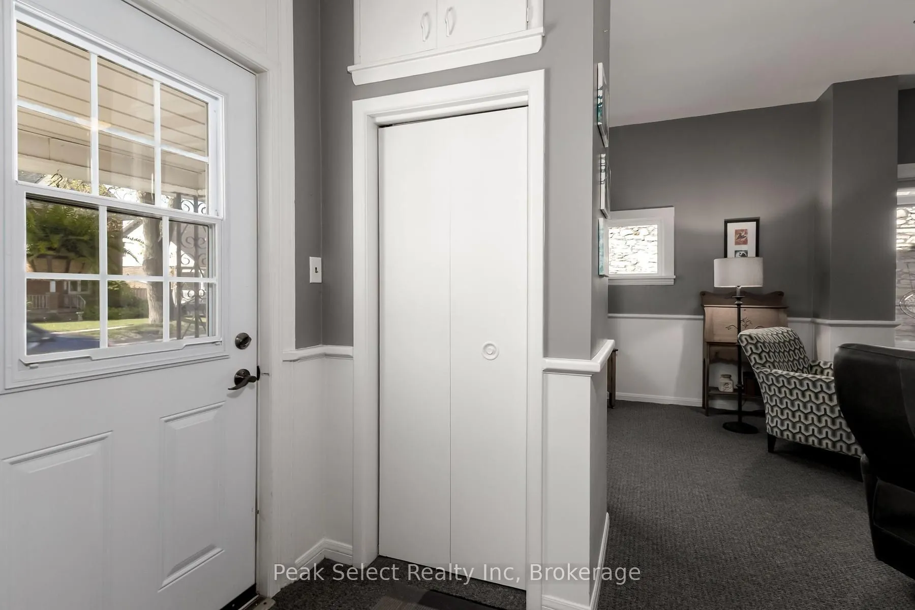 353 Queen Street E